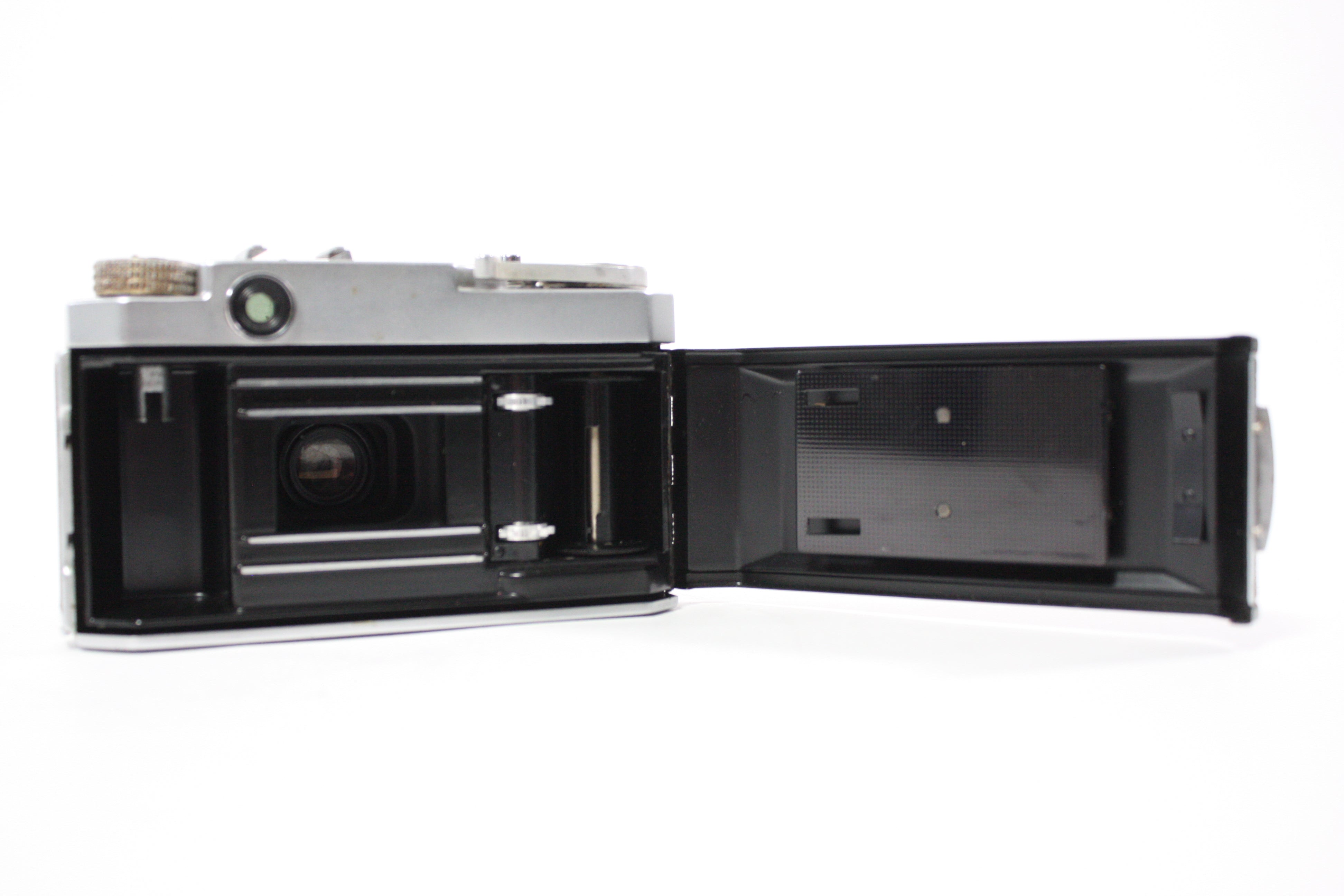 Petri 2.8 Color Corrected Super 35mm Rangefinder Camera (Parts Only)