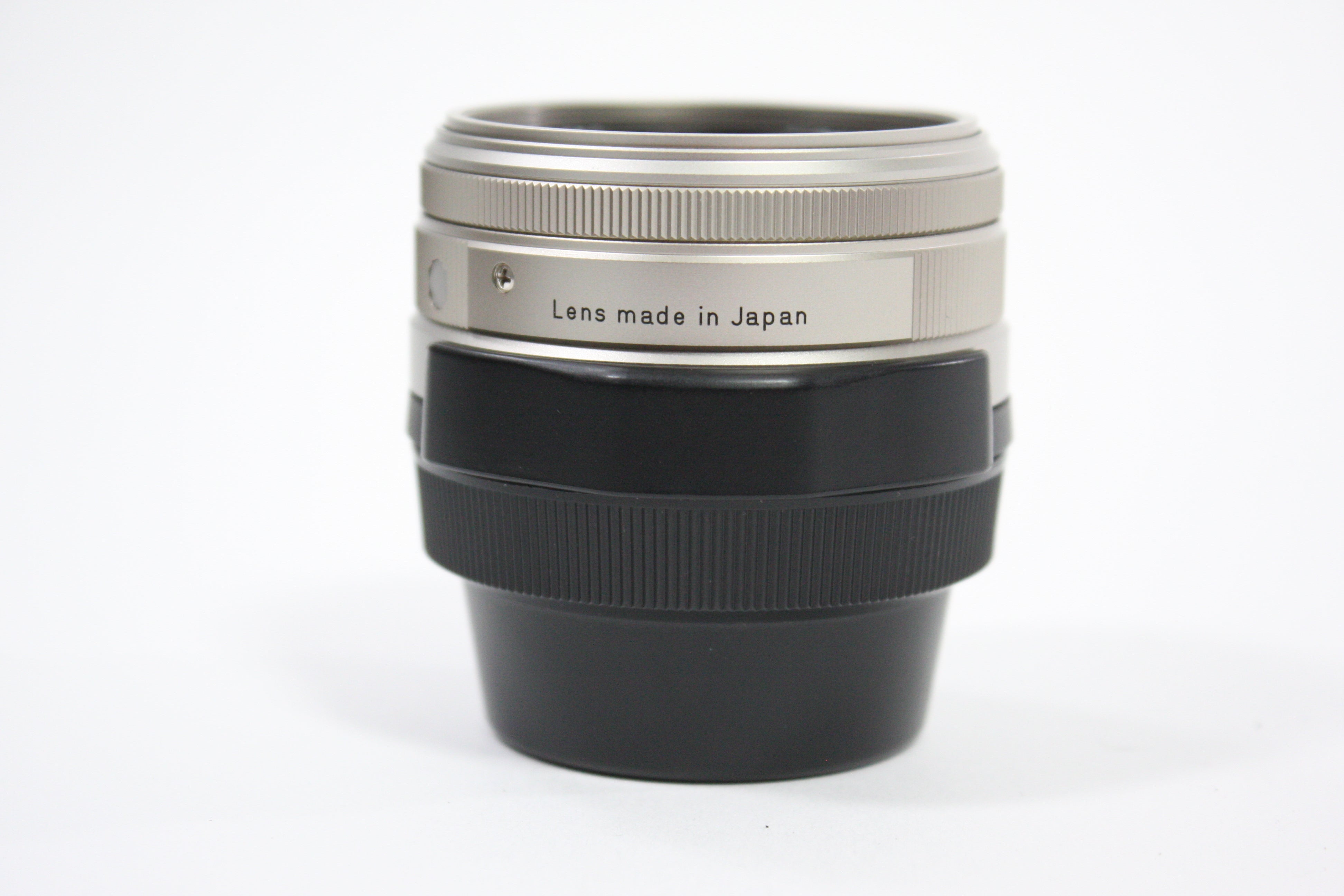 Carl Zeiss 28mm f/2.8 T* Biogon Lens for Contax G Mount