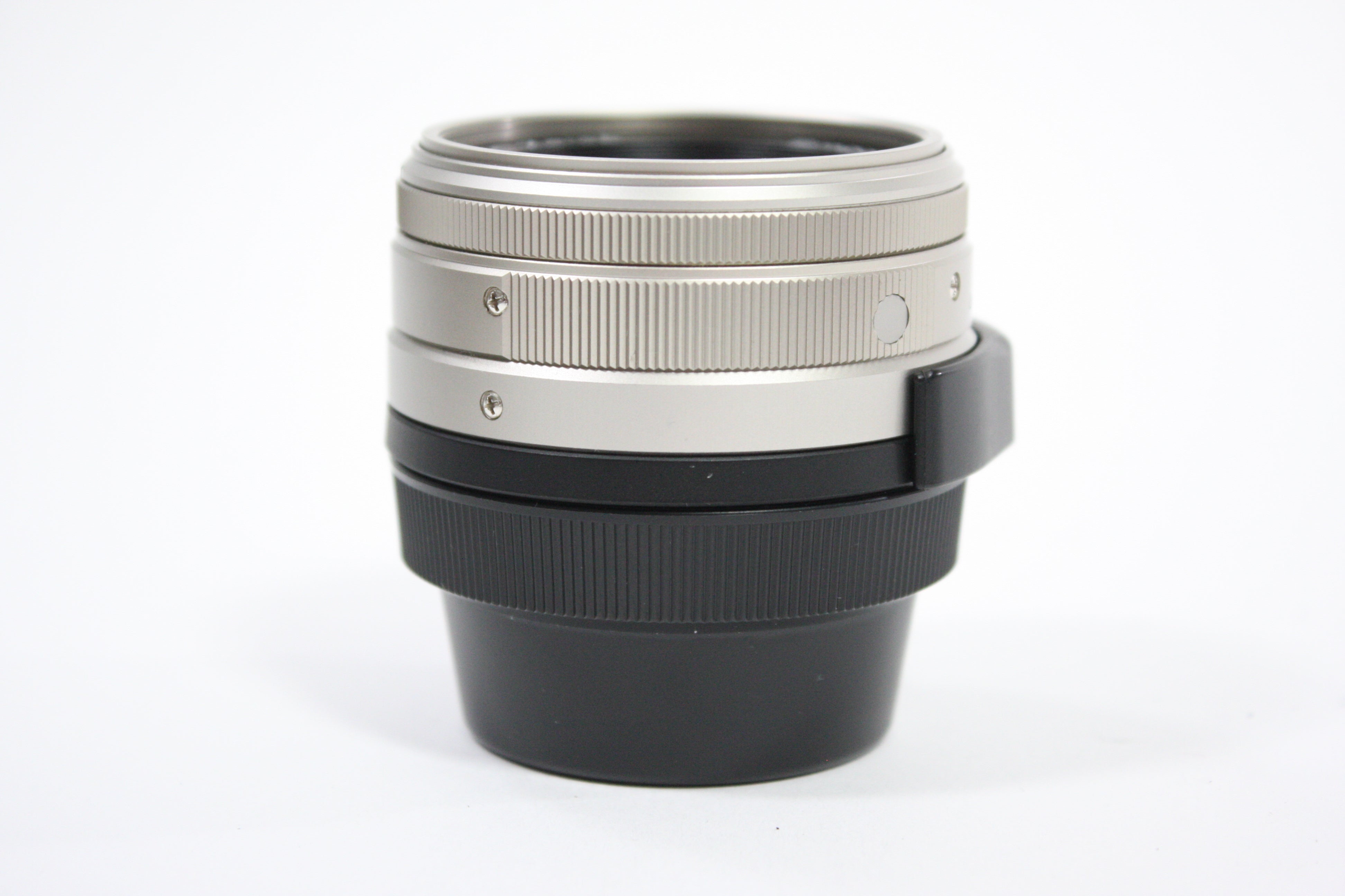 Carl Zeiss 28mm f/2.8 T* Biogon Lens for Contax G Mount