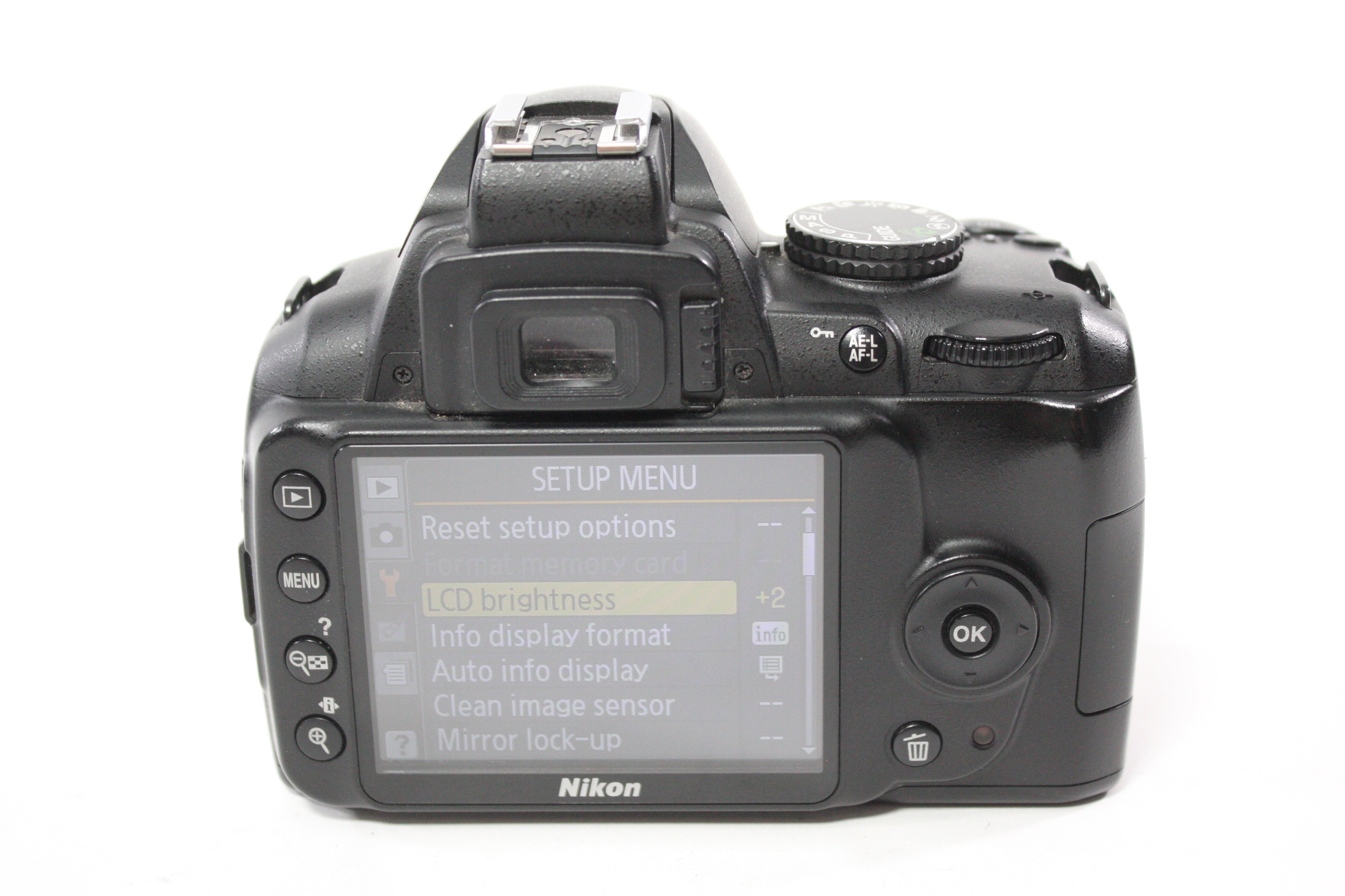 Nikon D3000 DSLR Camera with 18-55mm f/3.5-5.6 G DX VR AF-S Lens with Shutter Count 15,680