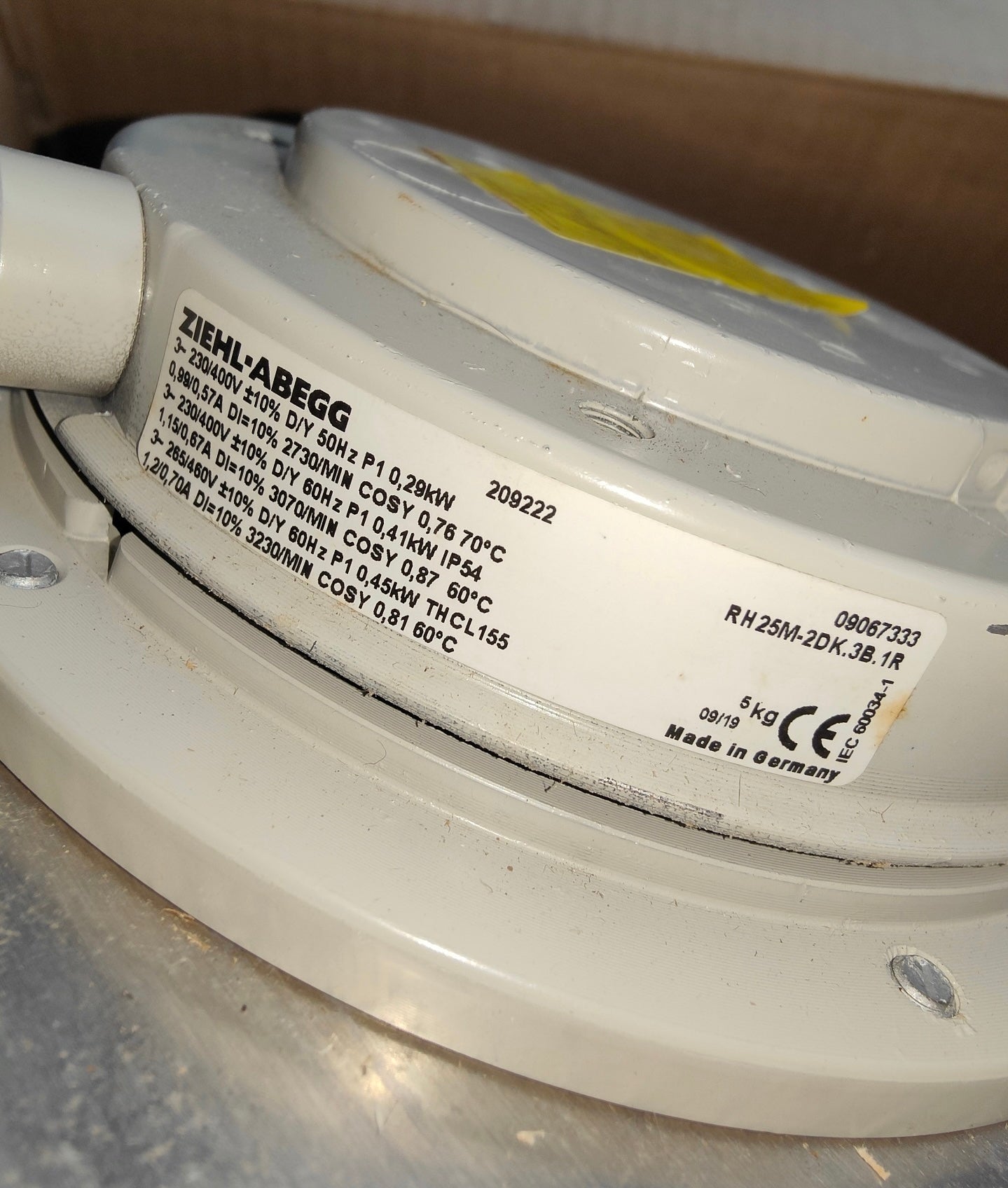 RH25M-2DK.3B.1R  ZIEHL-ABEGG centrifugal fan 3-230/400v 50HZ 2730RPM