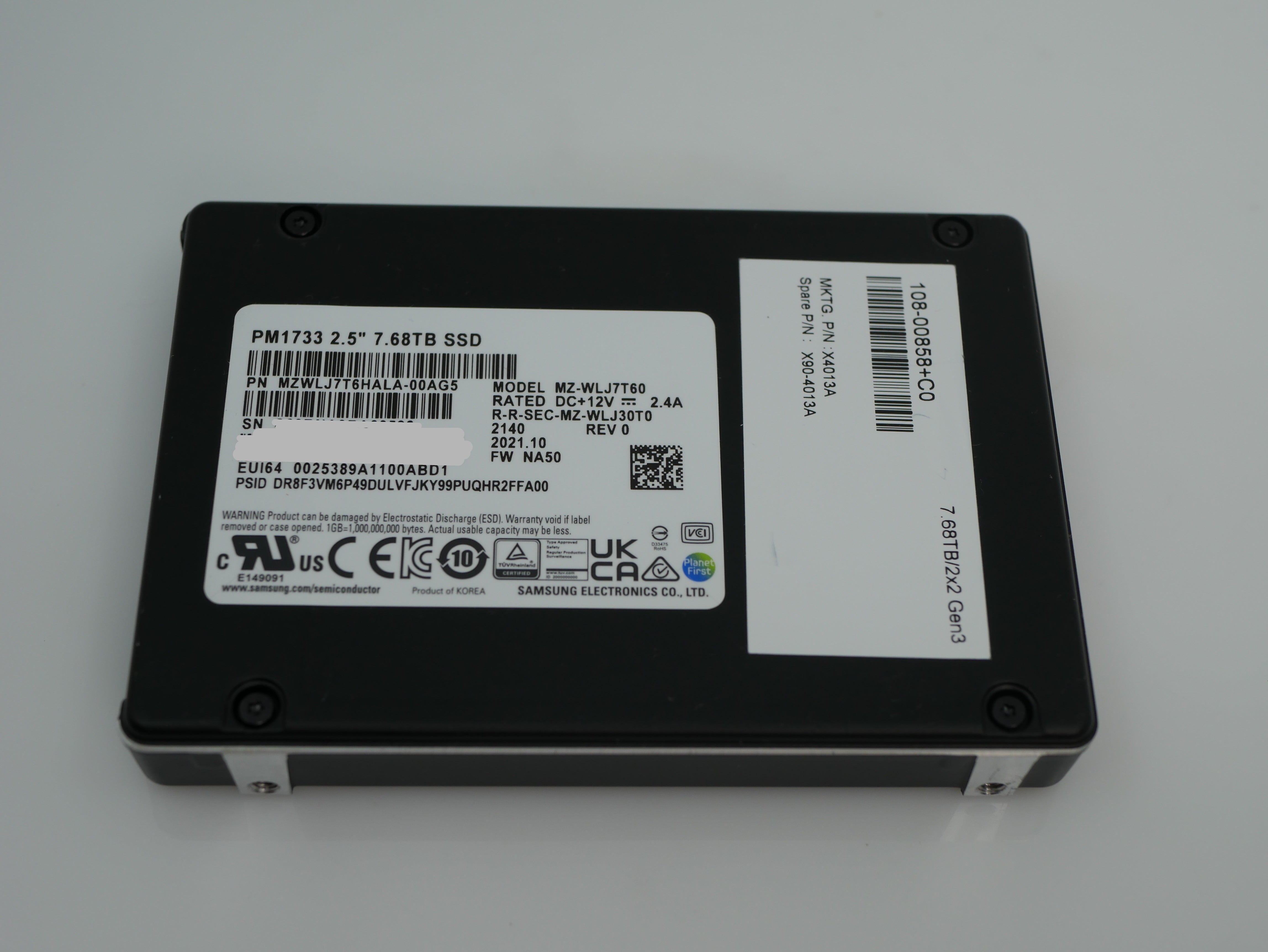 Samsung PM1733 MZWLJ7T6HALA 7.68TB 1 DWPD PCIe Gen 4.0 x4 8GB/s U.2 NVMe 2.5in Solid State Drive