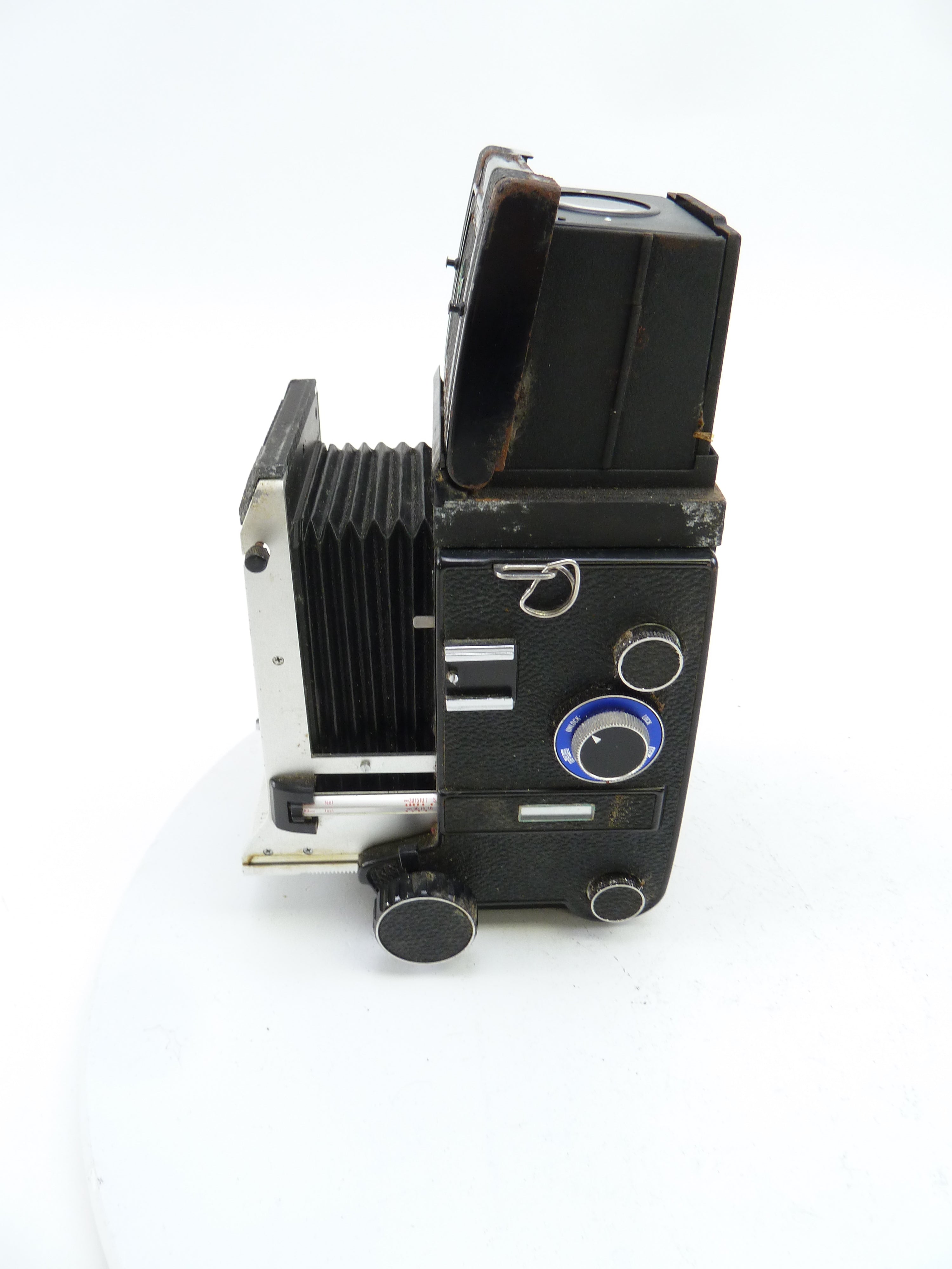 Mamiya C330F Camera Outfit with Waist Level Finder being sold AS IS