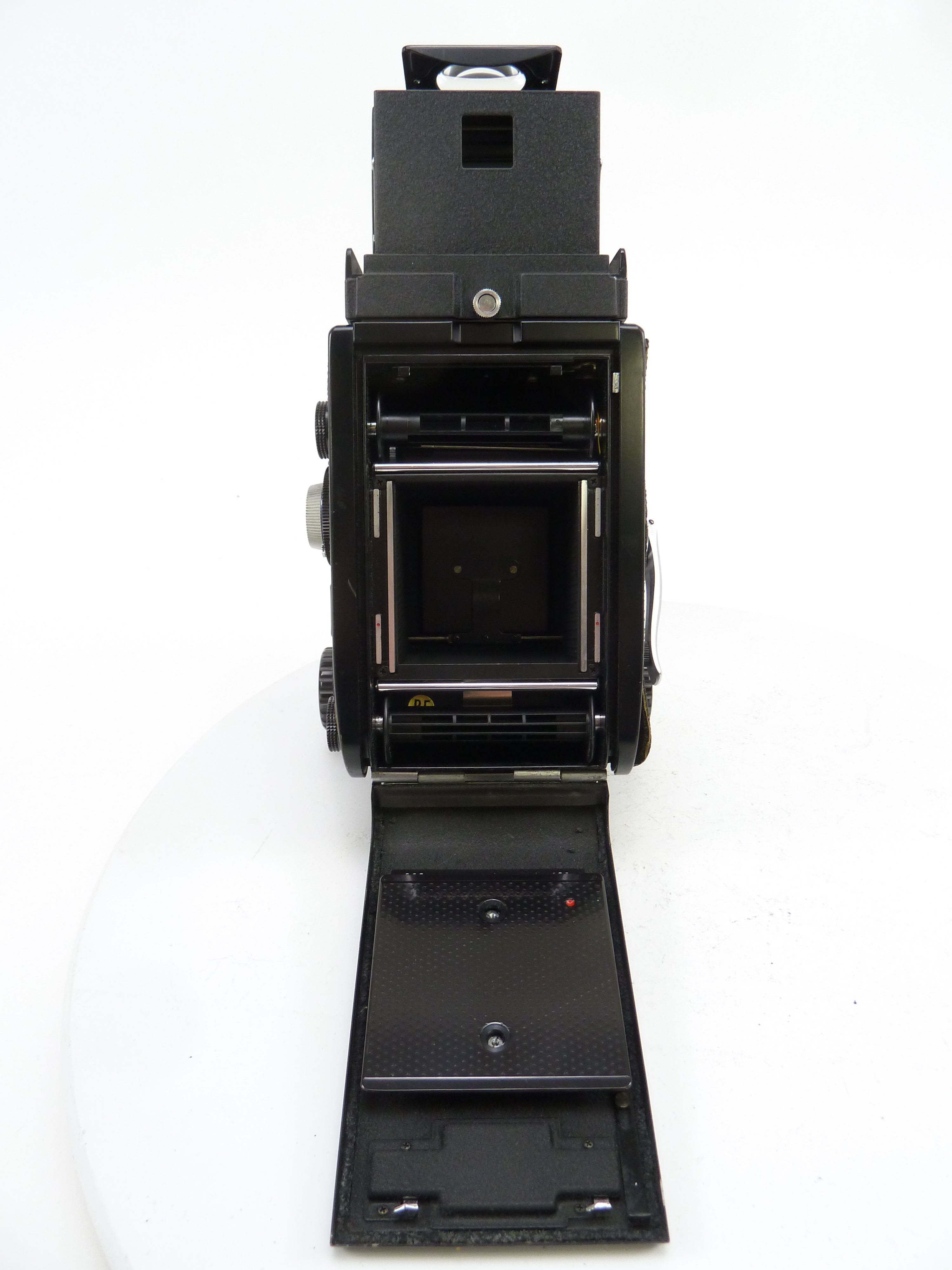 Mamiya C330 Camera Outfit with 80MM F2.8 Blue Dot Lens and WLF