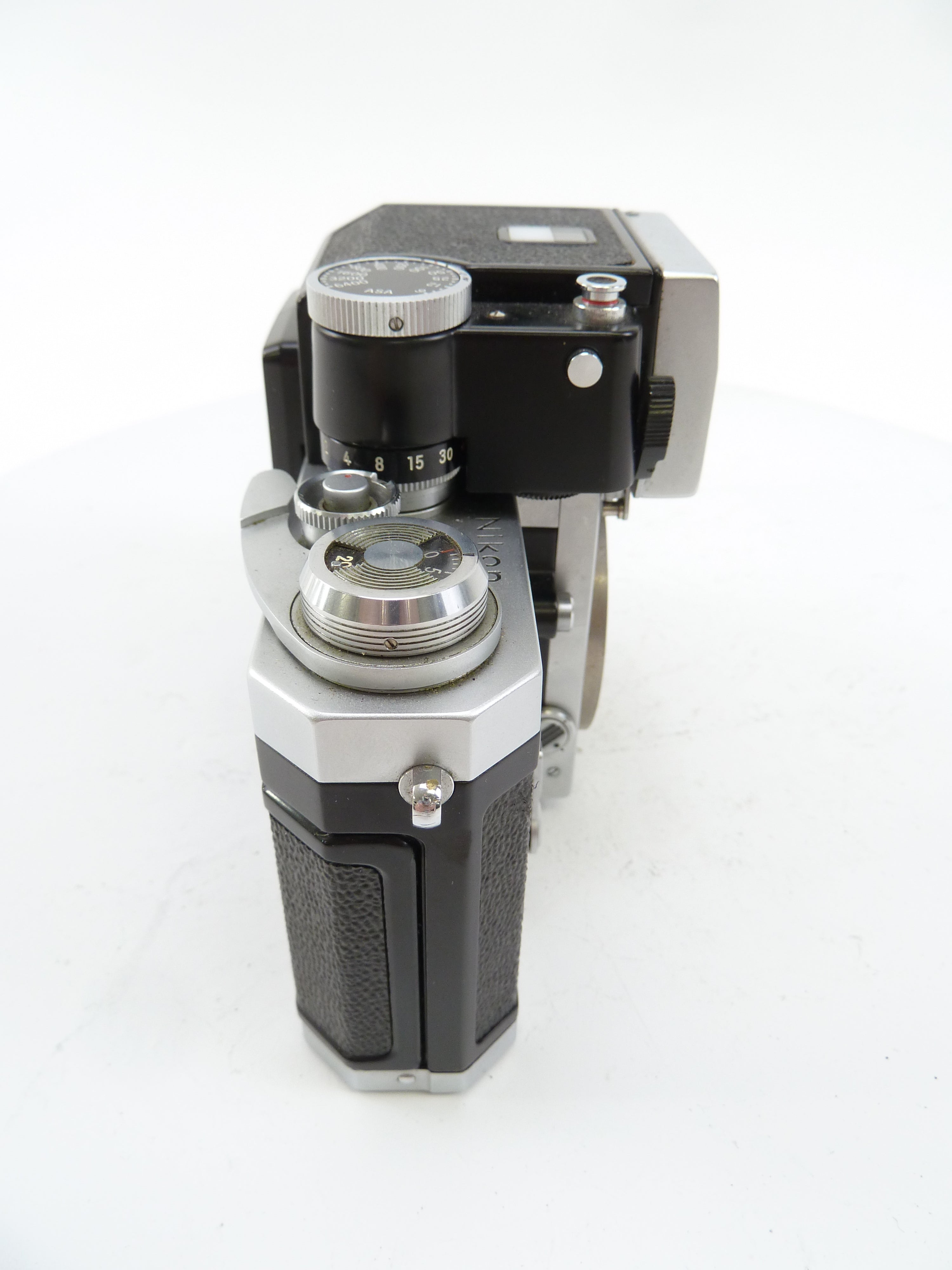 Nikon F 35mm SLR Camera Body with Type A Focusing Screen and Photomic FTn Finder