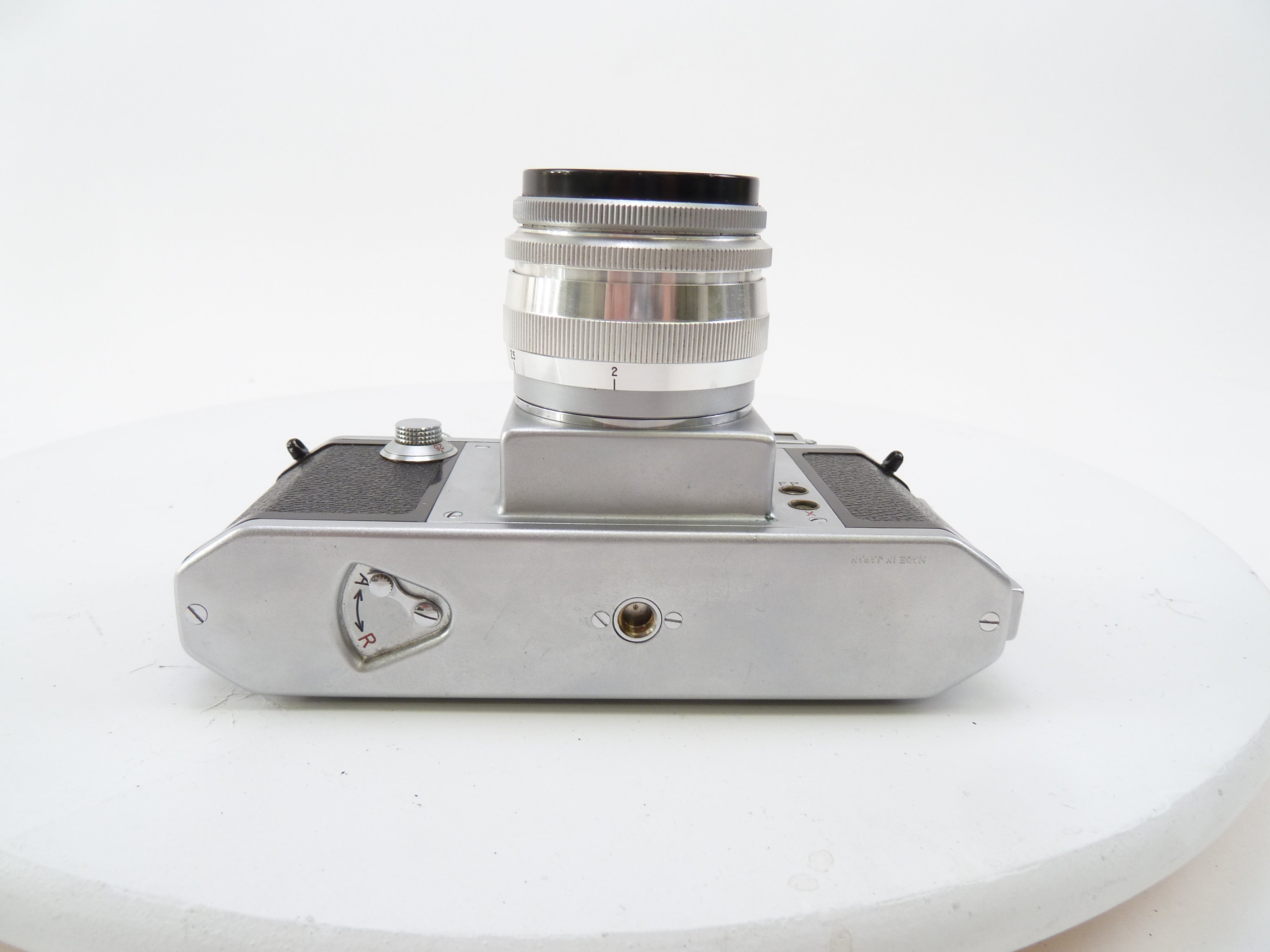 Asahiflex 35MM Camera with 58MM f2.4 Takumar Lens