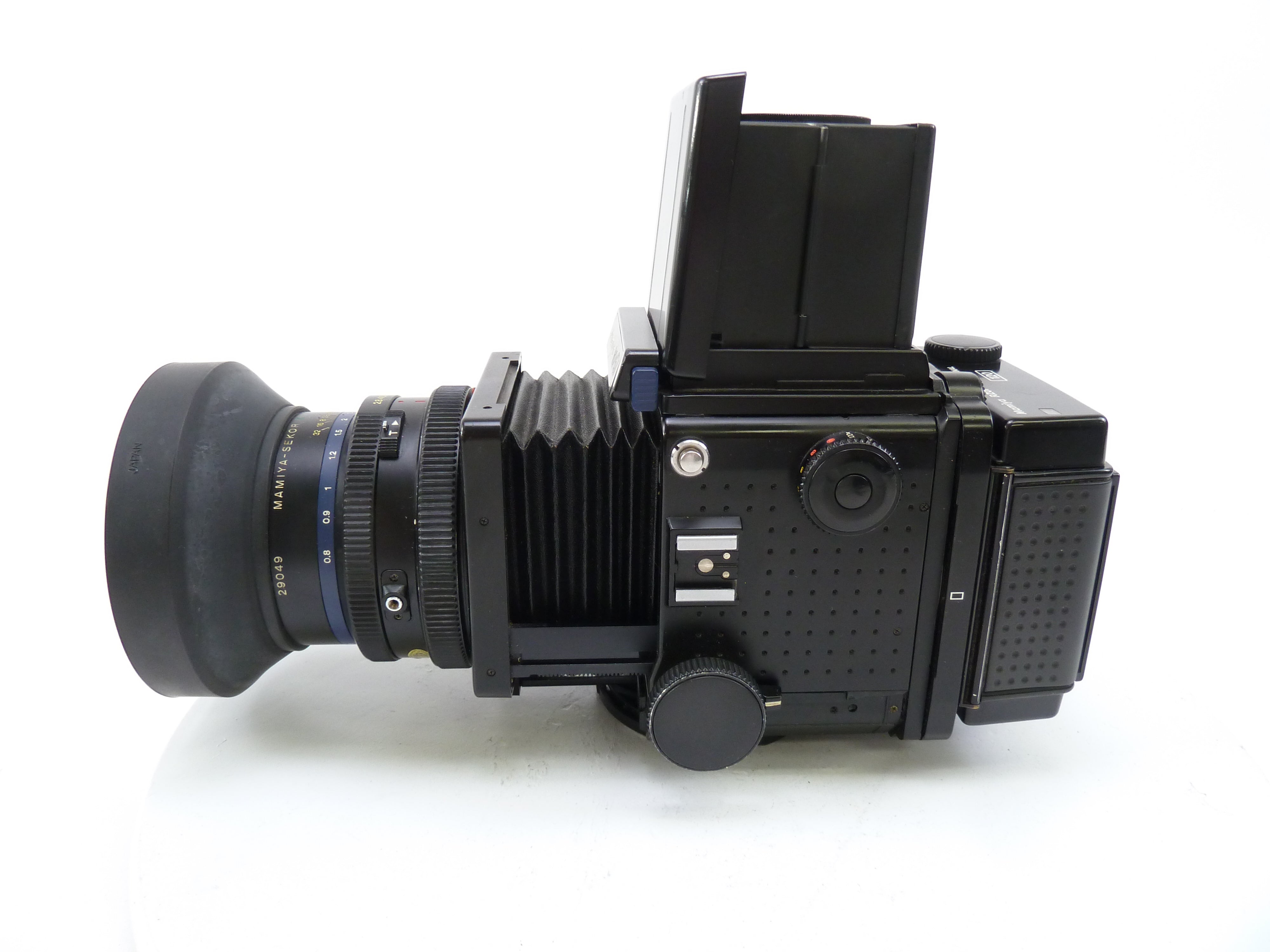 Mamiya RZ67 Pro Kit with 110MM F2.8 Lens, Pro 120 Film Back, and WLF