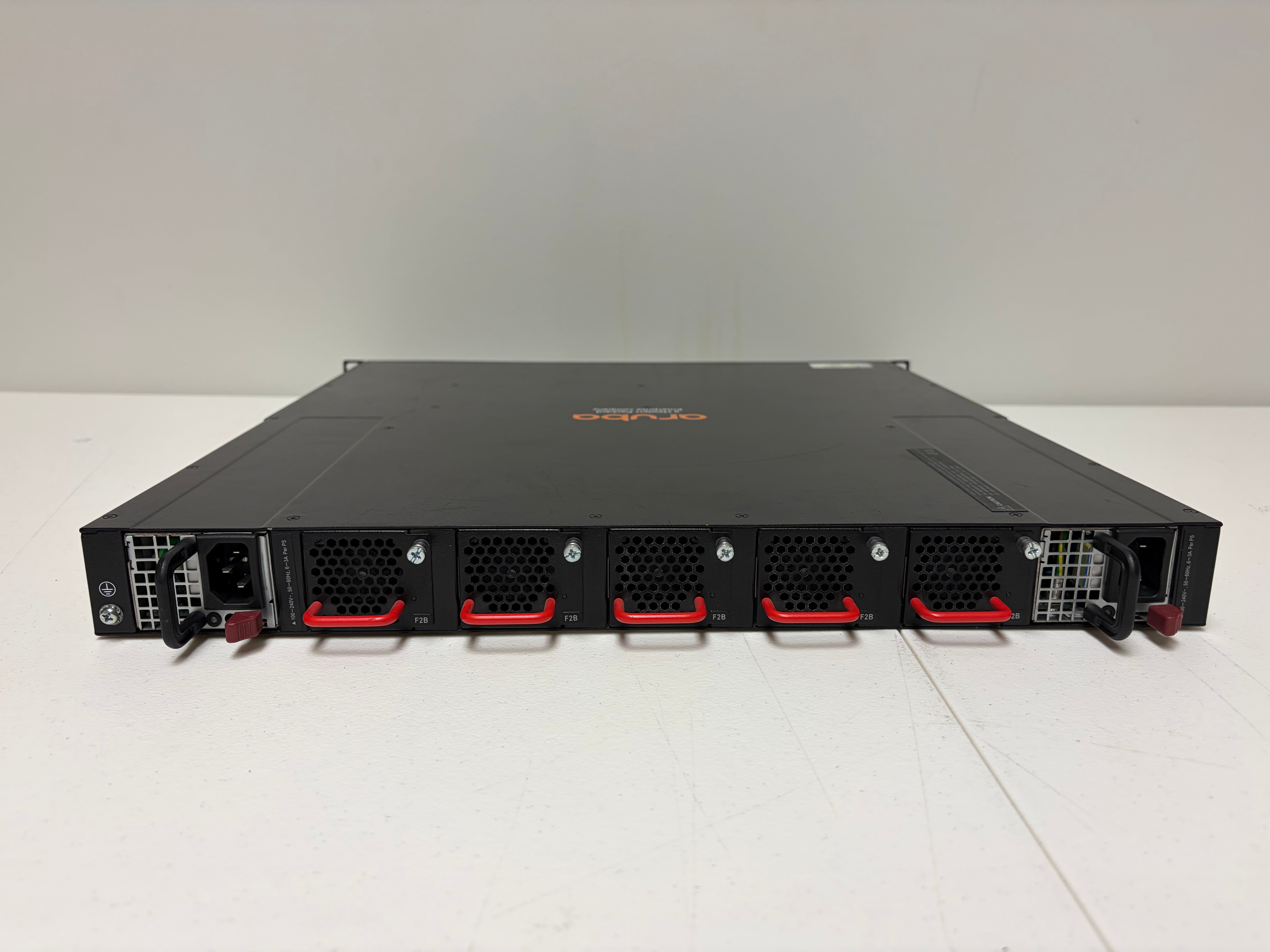HPE Aruba 8320 JL581A 48-Port Switch with 6×40Gb QSFP+ w/ 5300-0435 PSU YM-2401JCO2R