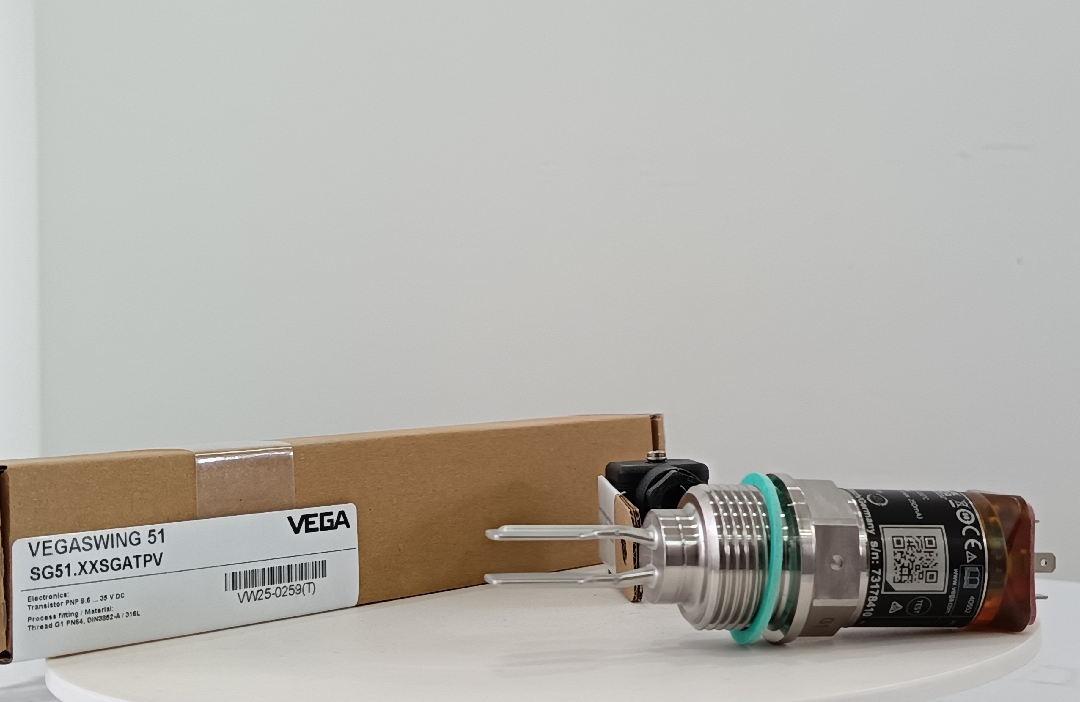VEGA VEGASWING 51 Vibrating level switch for liquids Radar Level Measurement