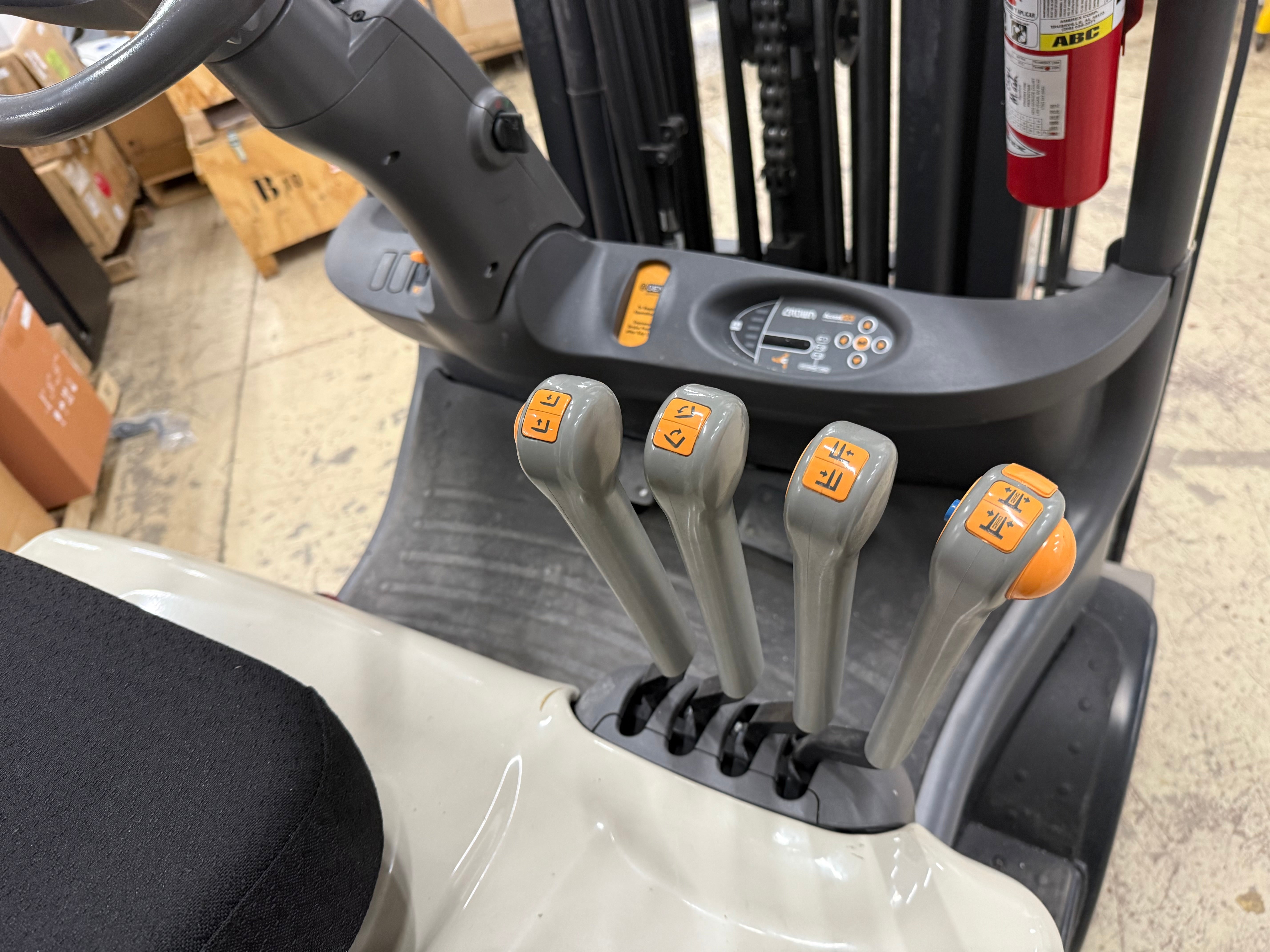 Crown FC5215-50 Electric Forklift Sit-down rider lift | Odometer 1150