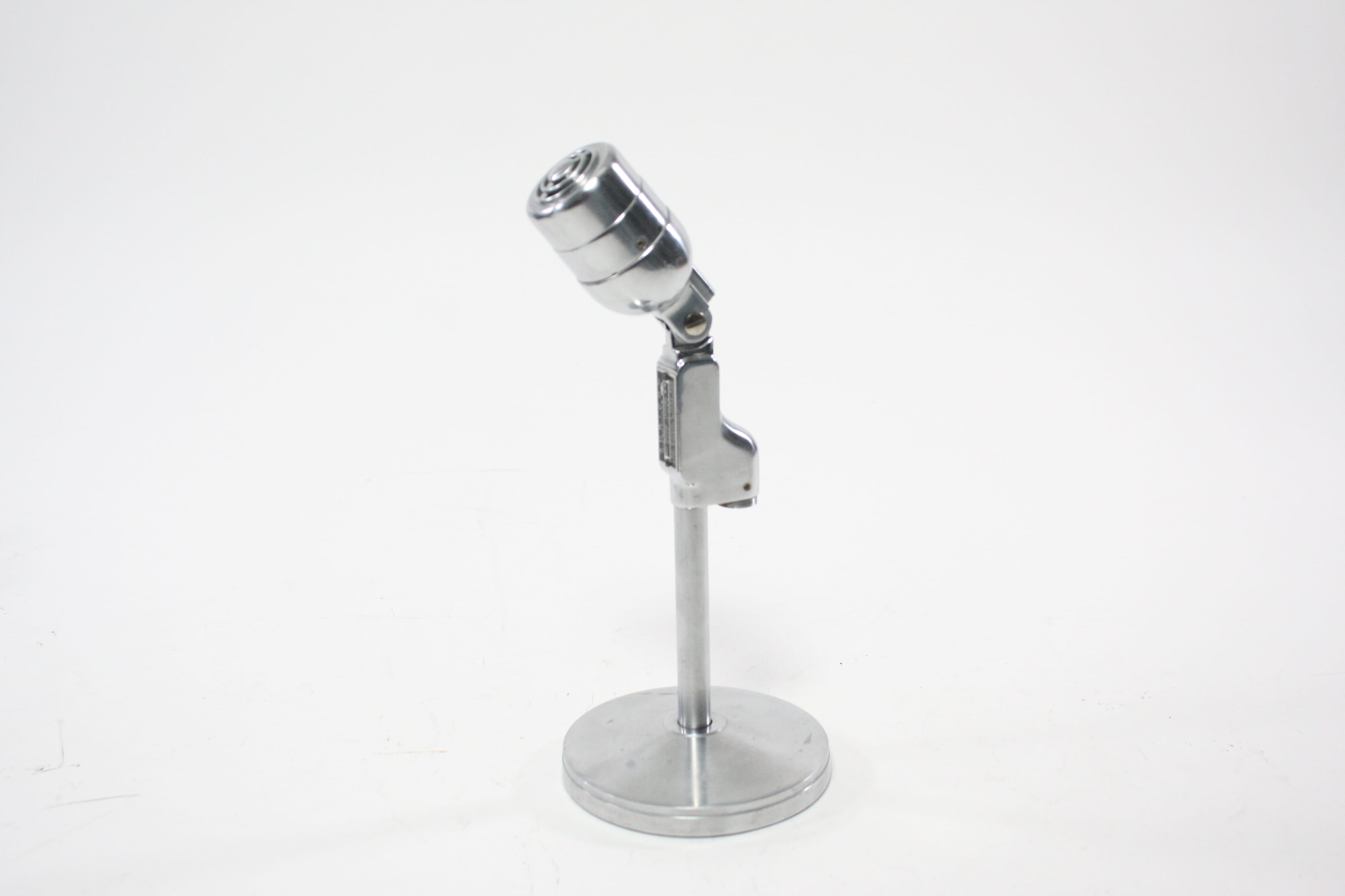 Auricon 16mm Sound-On-Film Camera CM-72 with RA30-21093-A7 and E-6 Microphone AS-IS