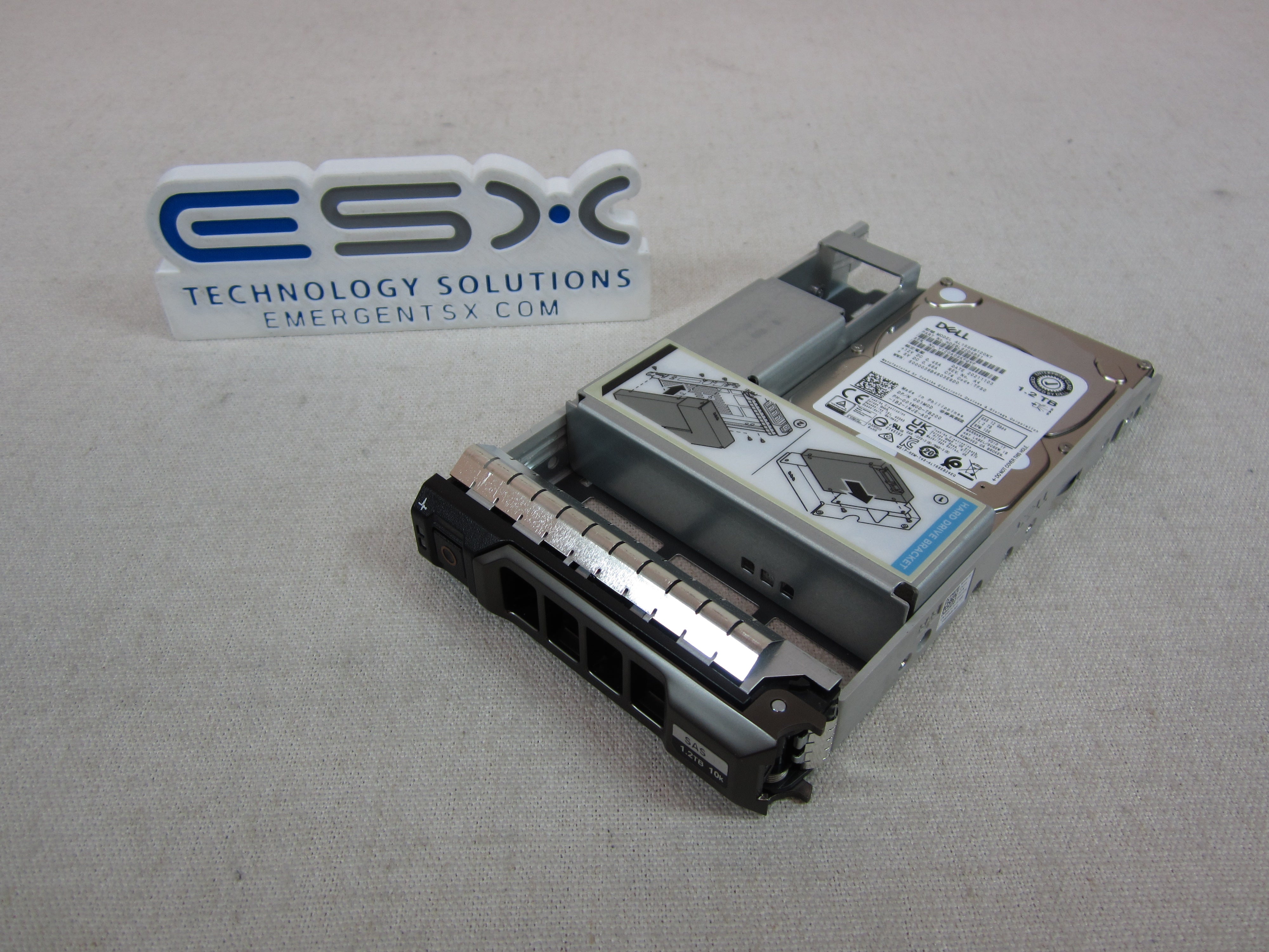 Dell 01M0D 1.2TB 10k 12Gb/s 2.5" SAS Hard Drive 3.5” Tray Toshiba AL15SEB120NY