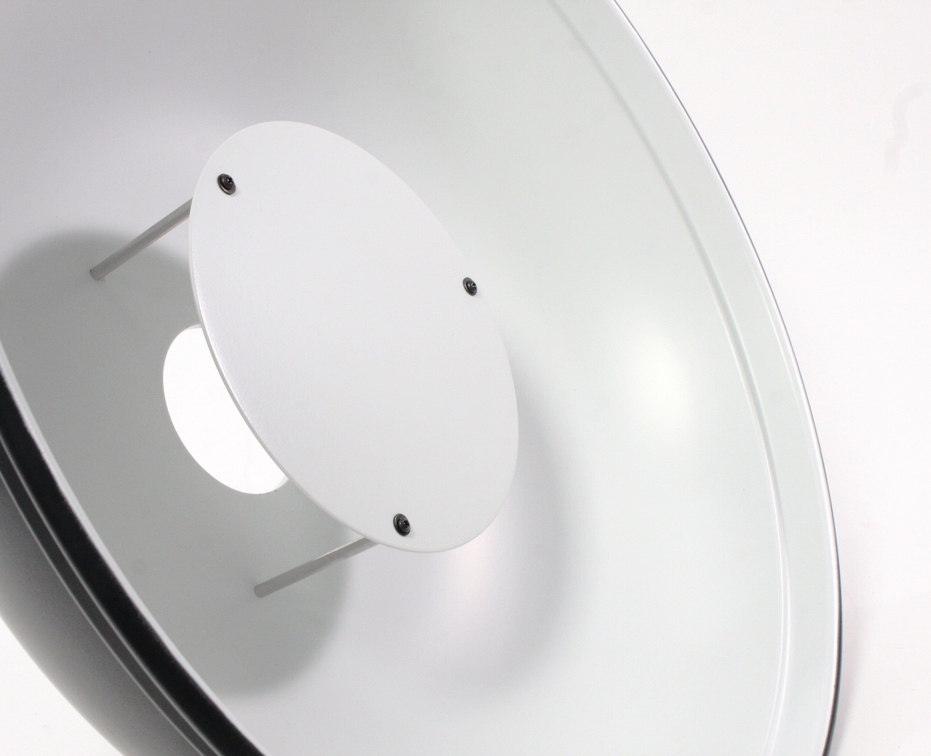 Beauty Dish Black with White Interior with Paul C. Buff Mount 22 inch