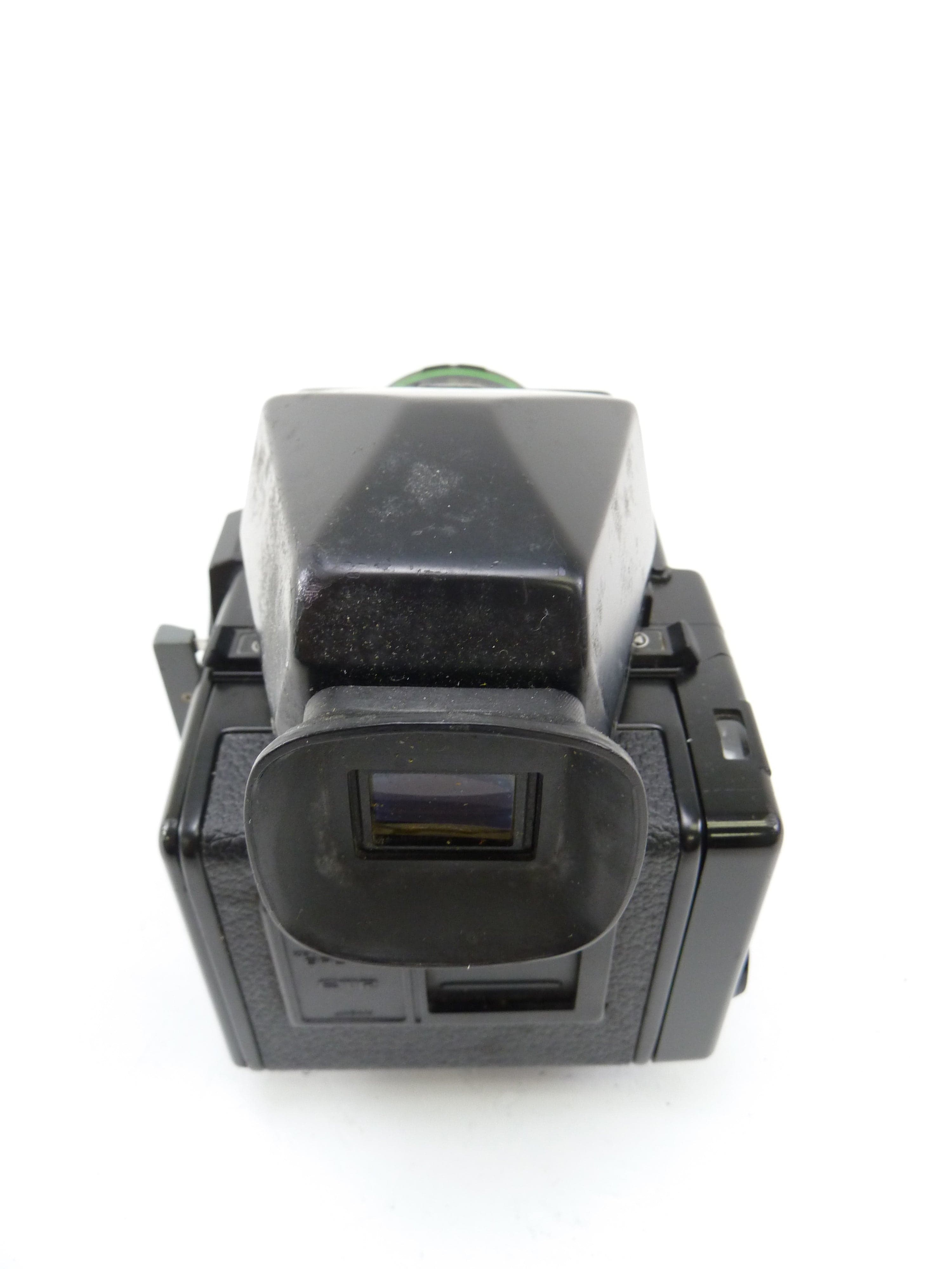 Bronica ETRSi Camera Kit with 75MM F2.8 Lens, 220 Back, and Prism Finder