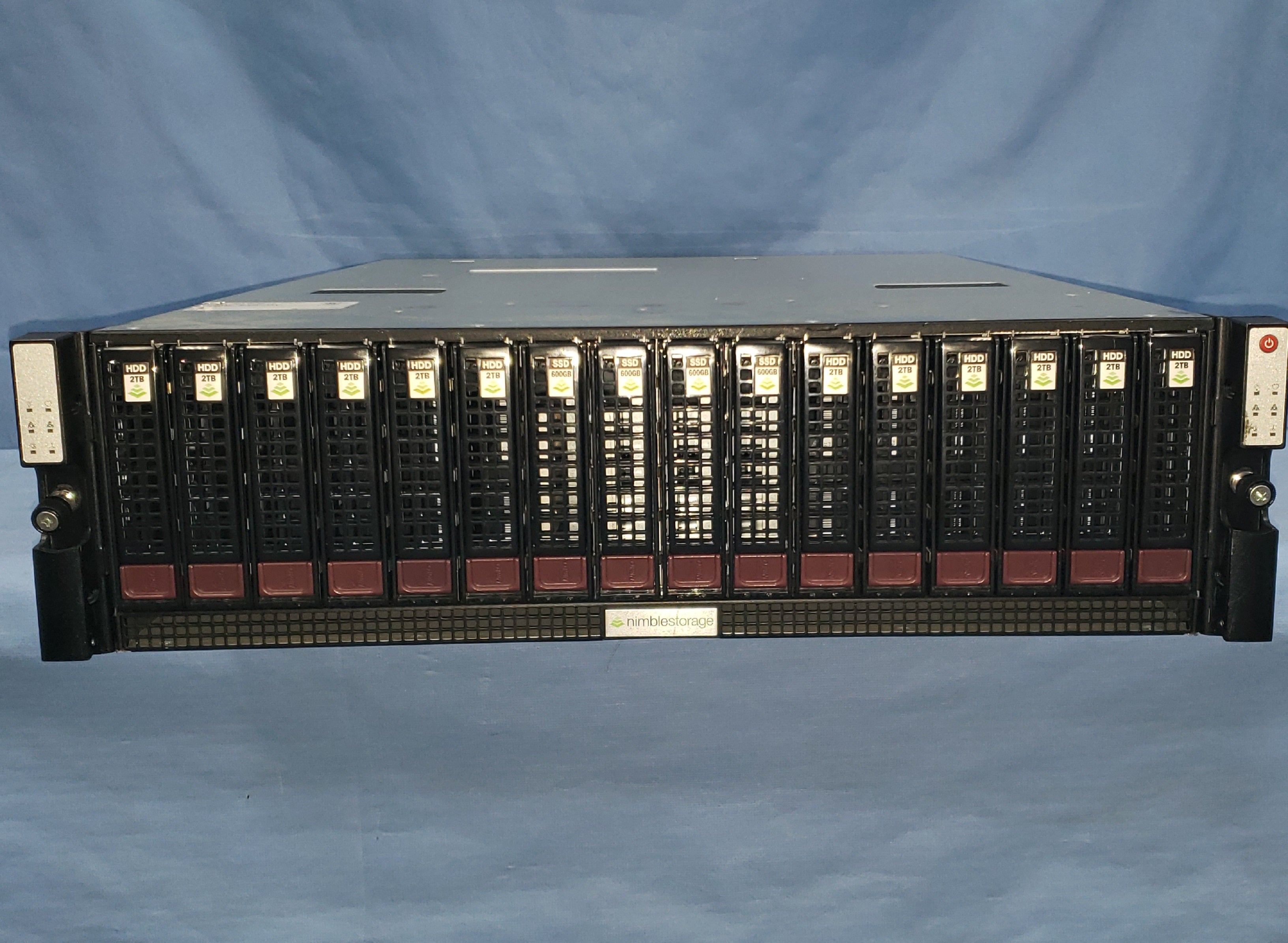 408TB Nimble CS700 with 48TB, 3.2TB SSD & 4 x 90TB Shelves