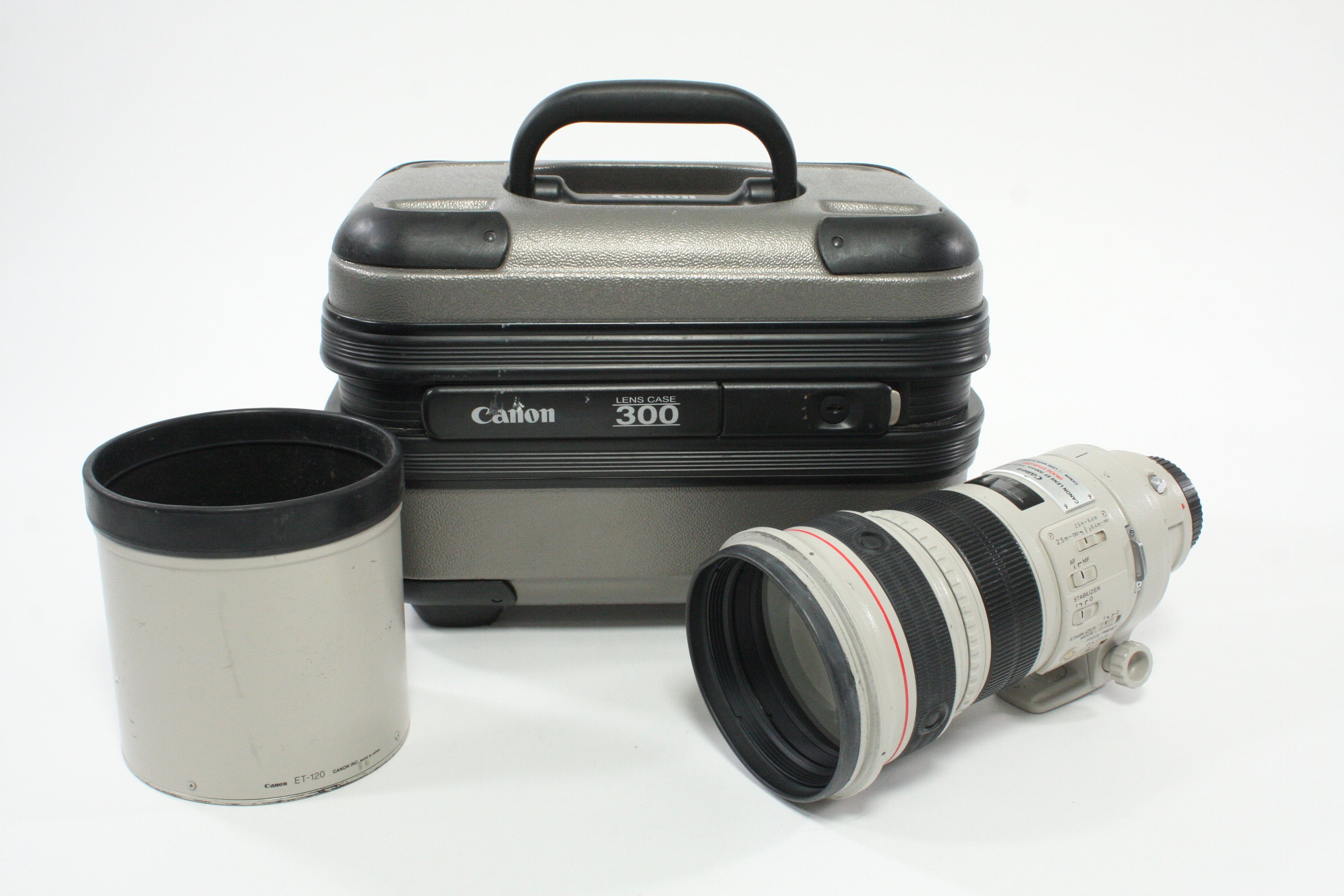 Canon 300mm f/2.8 L IS USM Lens for Canon EF Mount with Case for Parts or Repair