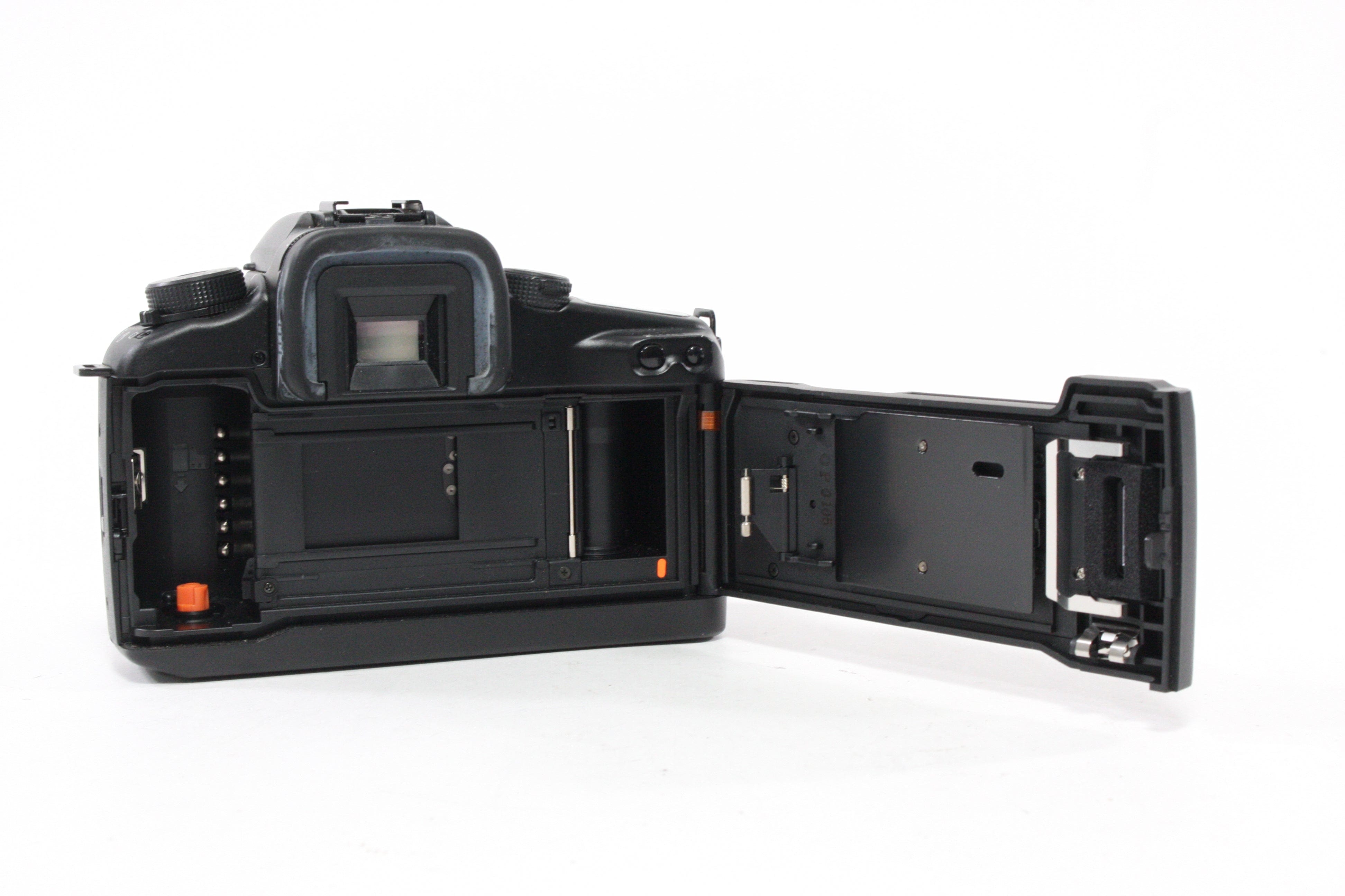 Canon EOS 30 35mm SLR with 28-90mm f/4-5.6 USM Lens