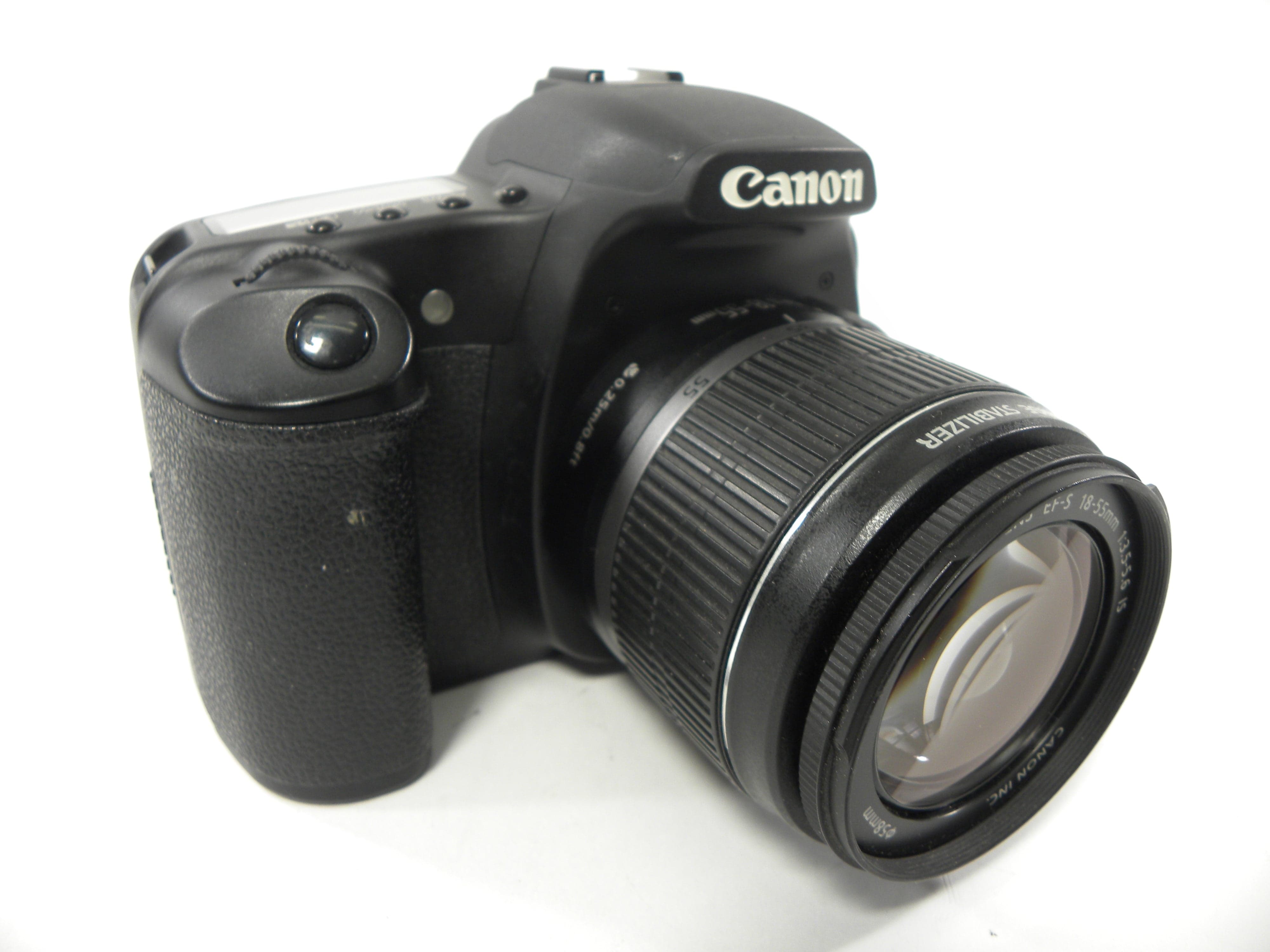 Canon EOS 30D 8.2mp Digital SLR w/EF-S 18-55mm f3.5-5.6 IS