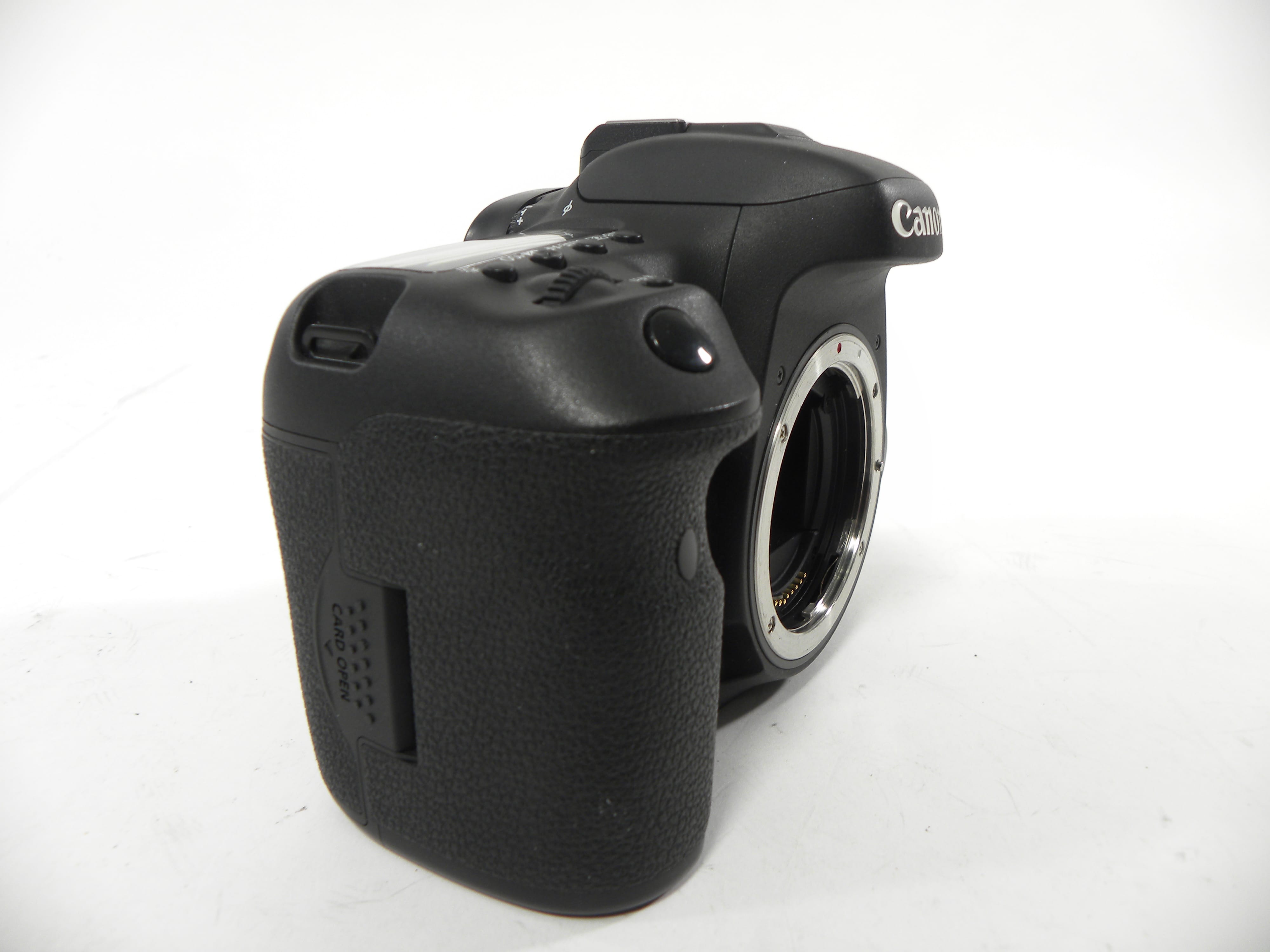Canon EOS 7D Mark II 20.2mp Digital SLR Body Only Shutter Ct. 11,190