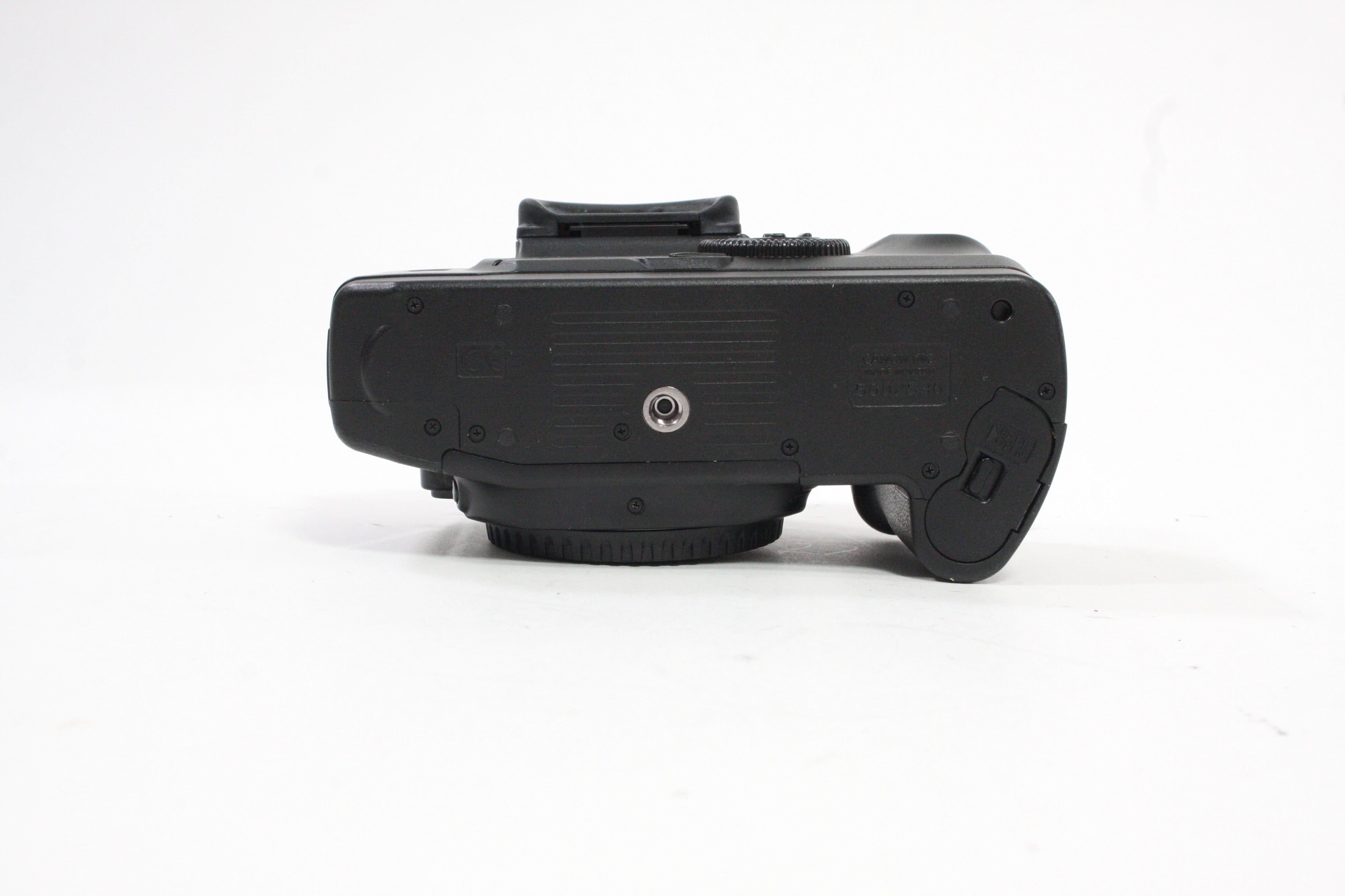 Canon EOS Elan 7E 35mm SLR Camera Body with Canon BP-300 Battery Pack