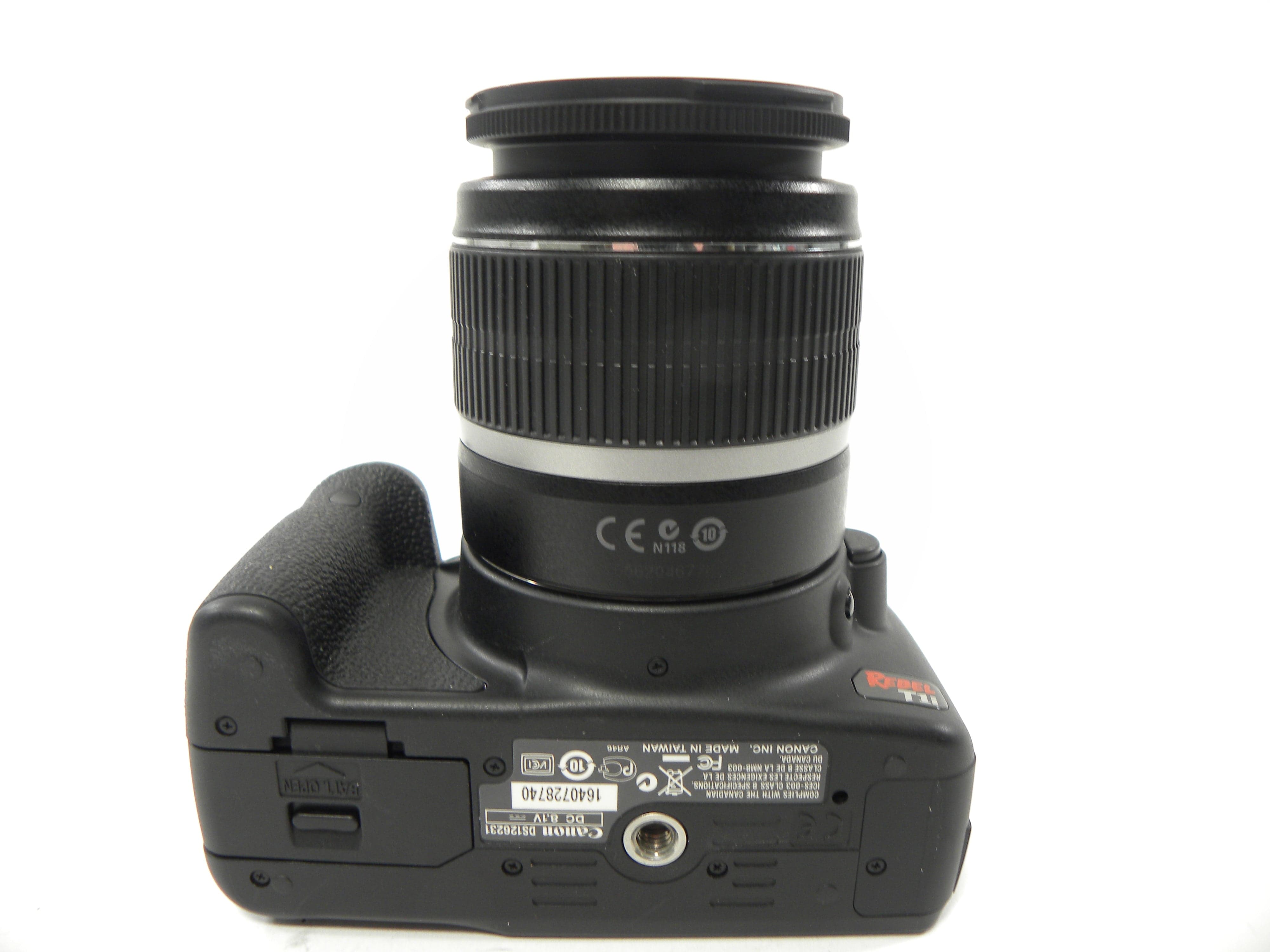 Canon EOS Rebel T1i 15.1mp Digital SLR w/EF-S 18-55 IS  Shutter Ct. 1,132