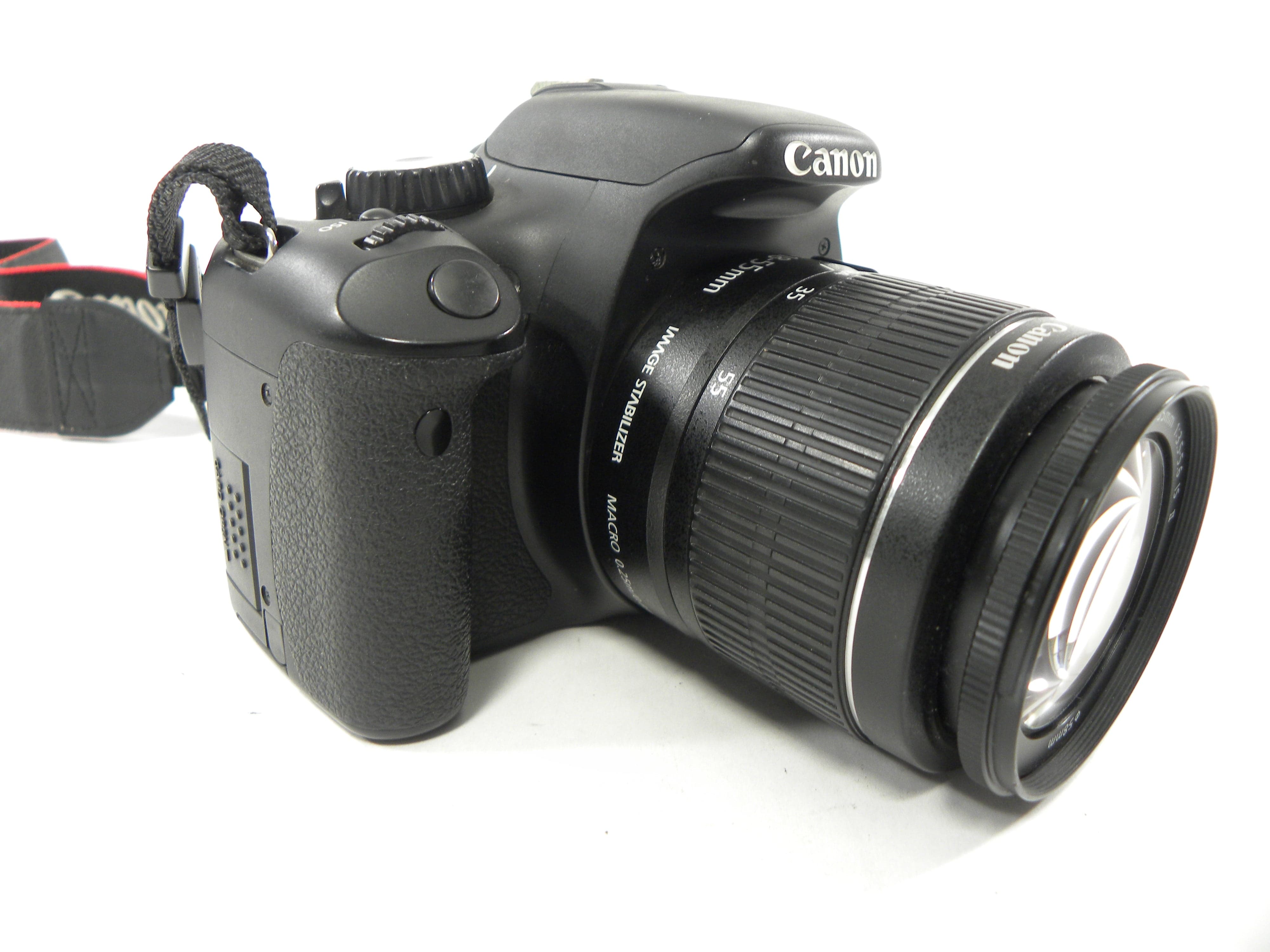 Canon EOS Rebel T2i 18.0mp Digital SLR w/EF-S 18-55 IS II Shutter Ct. 8,553