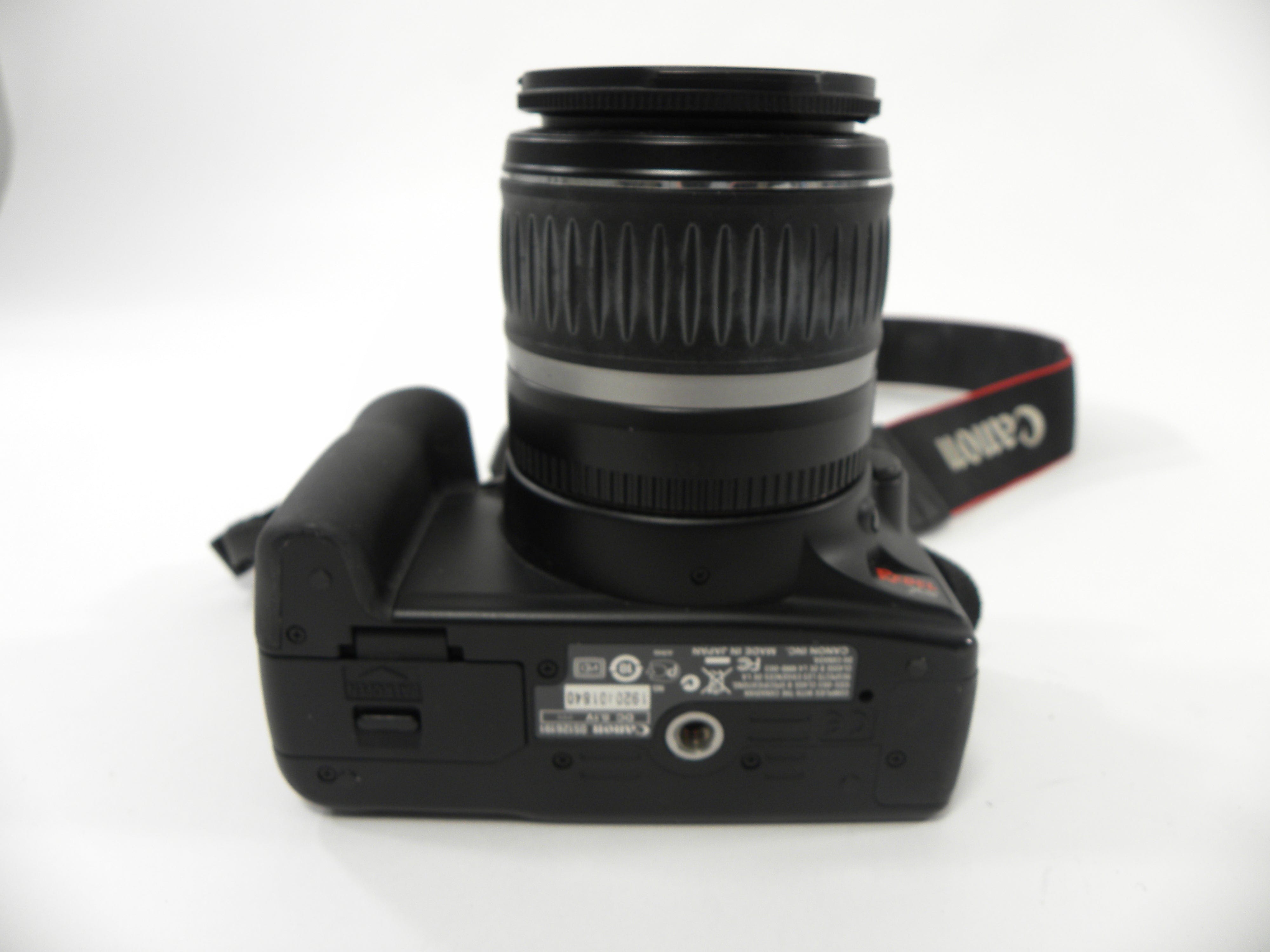 Canon EOS Rebel XS 10.1mp Digital SLR w/EF-S 18-55 II Shutter ct. 12,565