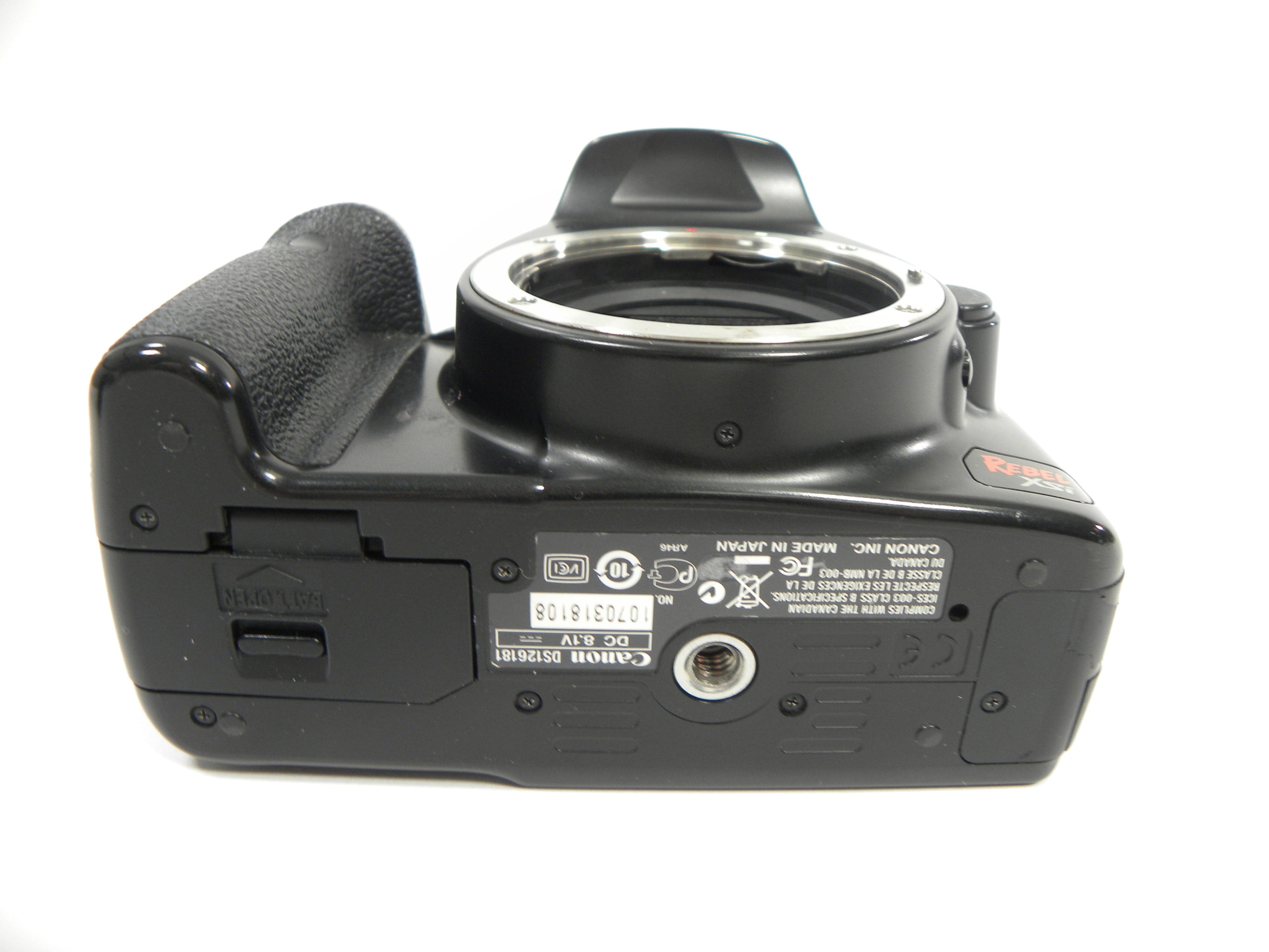 Canon EOS Rebel XSi 12.2mp Digital SLR Body Only shutter ct. 21,832