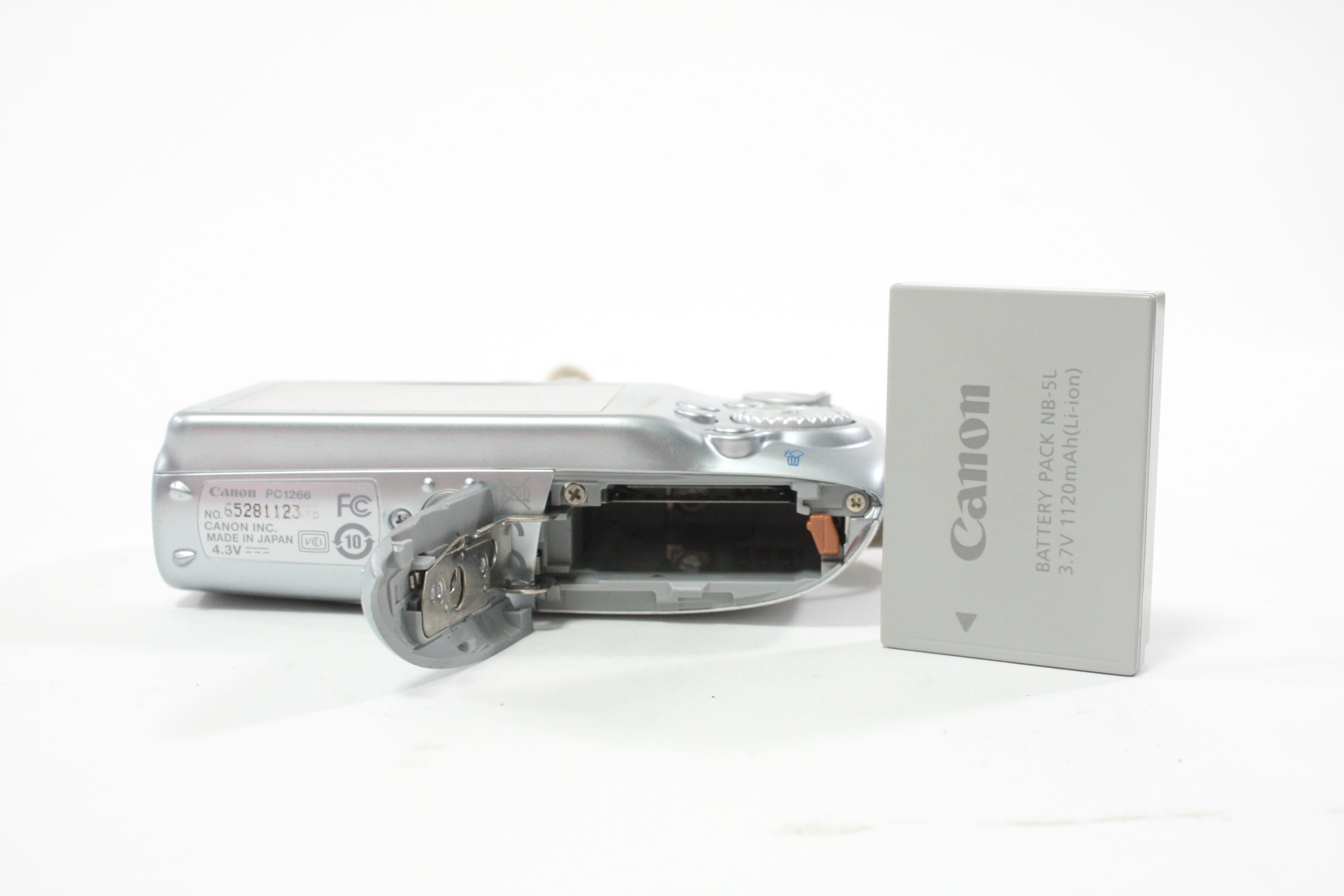 Canon PowerShot SD890 IS Digital Point-and-Shoot 5x Zoom 10.0mp