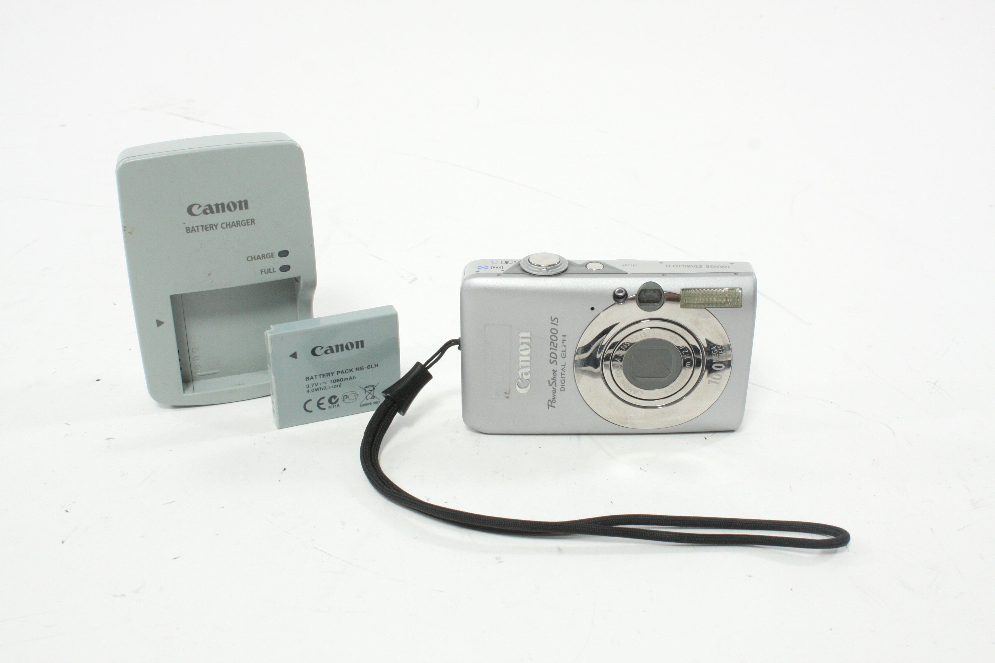 Canon SD 1200 IS Digital Elph Point-and-Shoot Camera  3x Zoom10.0mp