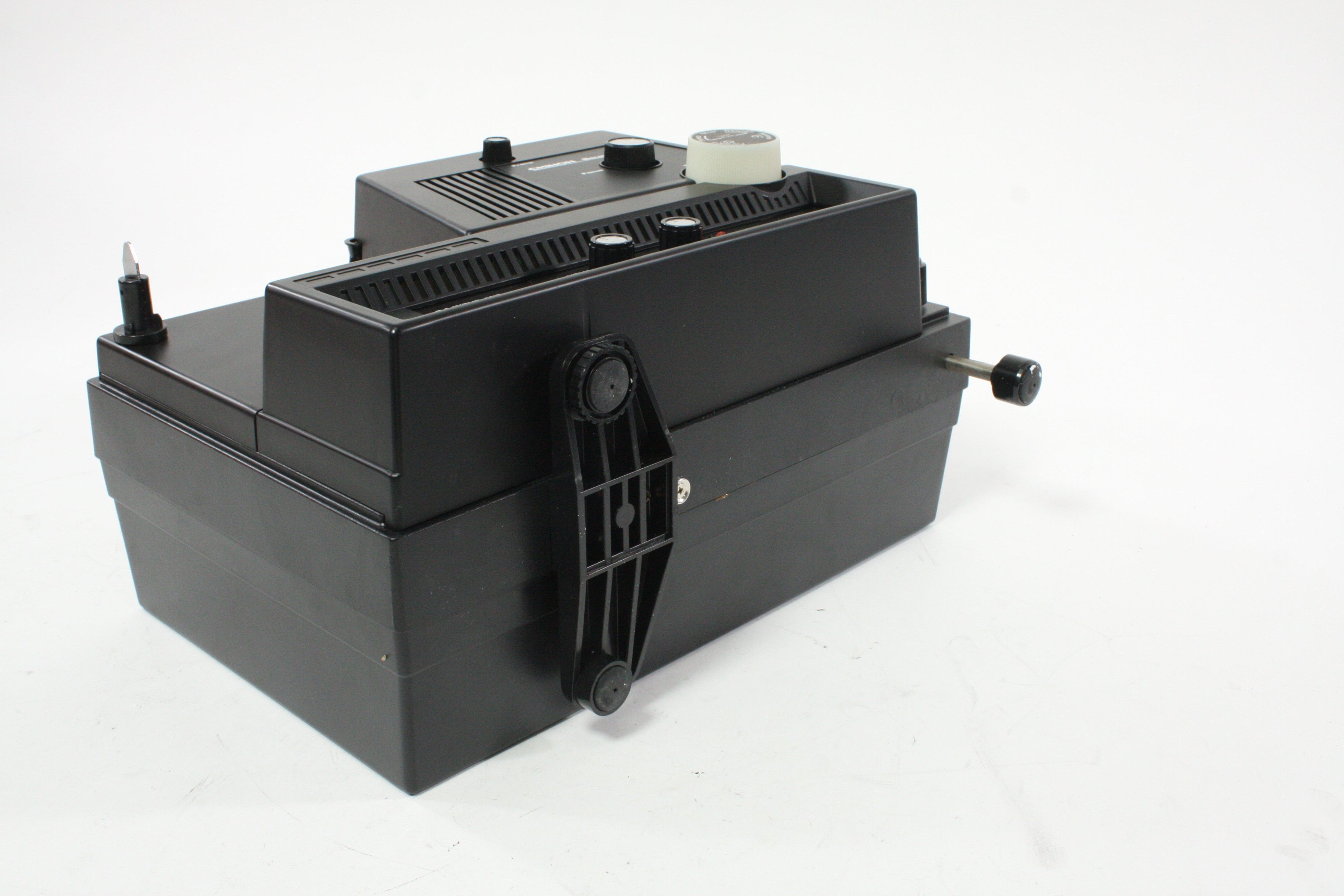 Chinon 6100 Super 8 Sound Projector - IN BOX