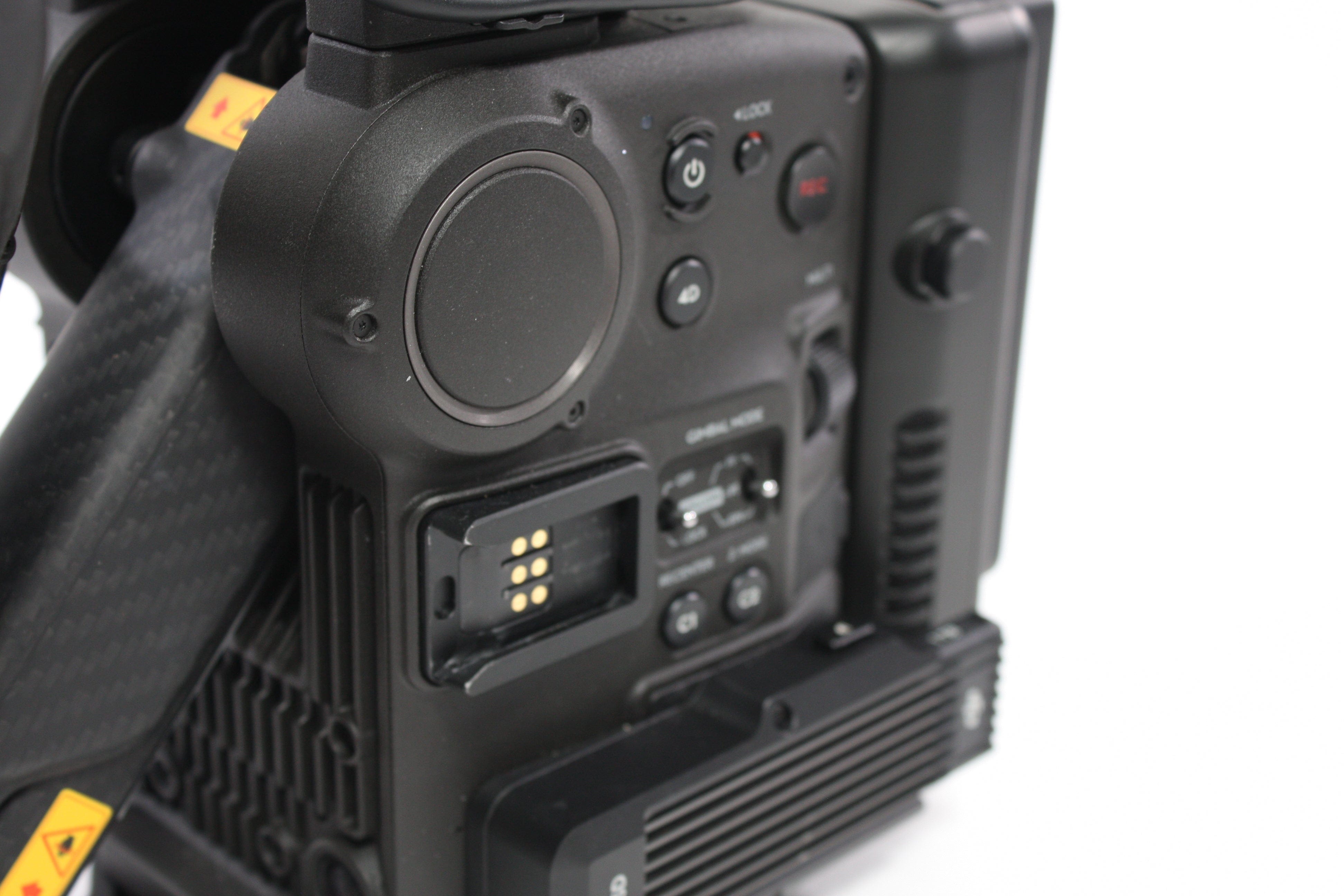 DJI Ronin 4D-8K Cinema Gimbal Camera with 1TB SSP with V Mount Battery with Pro Res RAW and DJI 17-28mm T/3.0 DL PZ Asph Lens DL Mount
