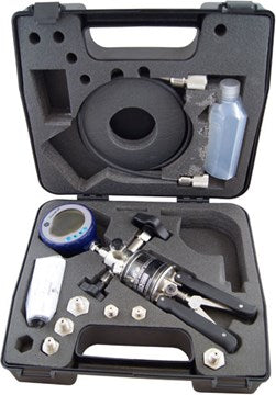 Druck PV212 Hydraulic Hand Pump & DPI104 Gauge Calibration Kit