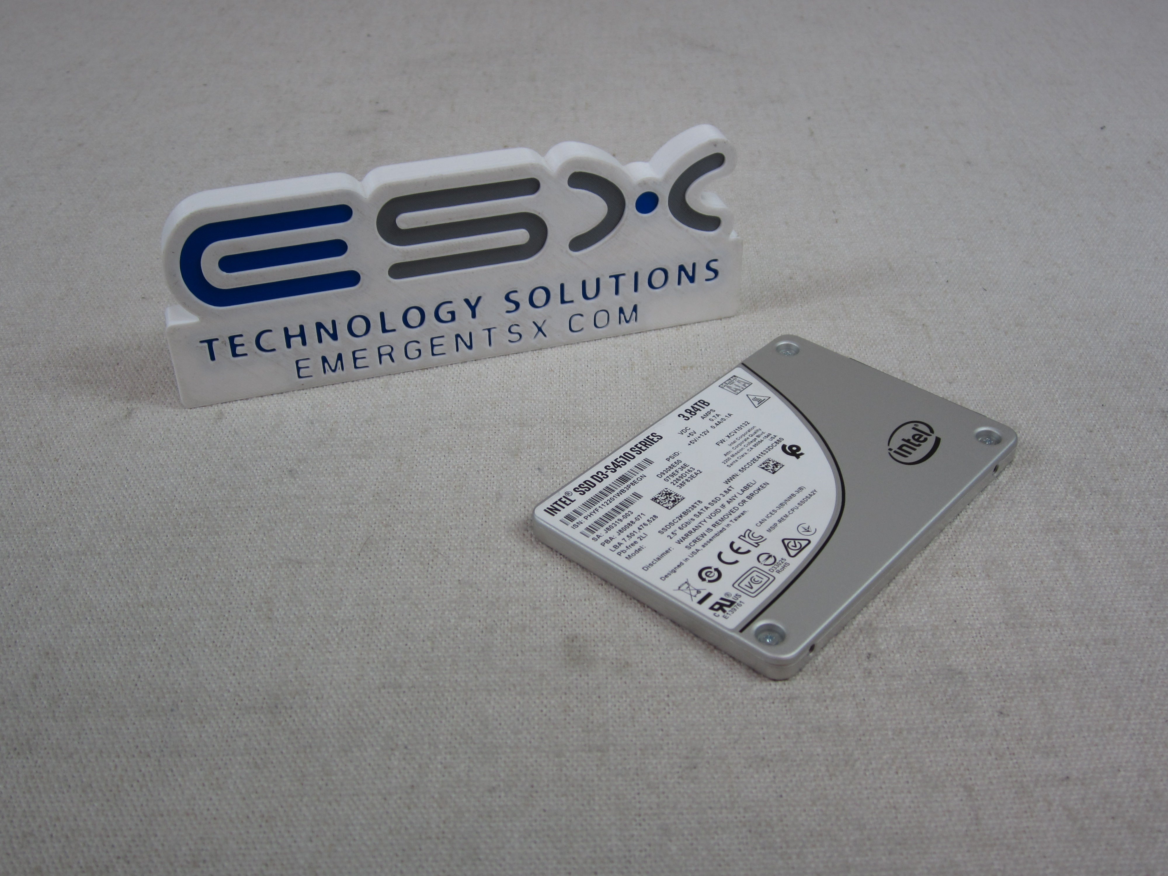 Intel SSDSC2KB038T8 3.84TB 6Gb/s 2.5" SATA SSD D3-S4510 Series
