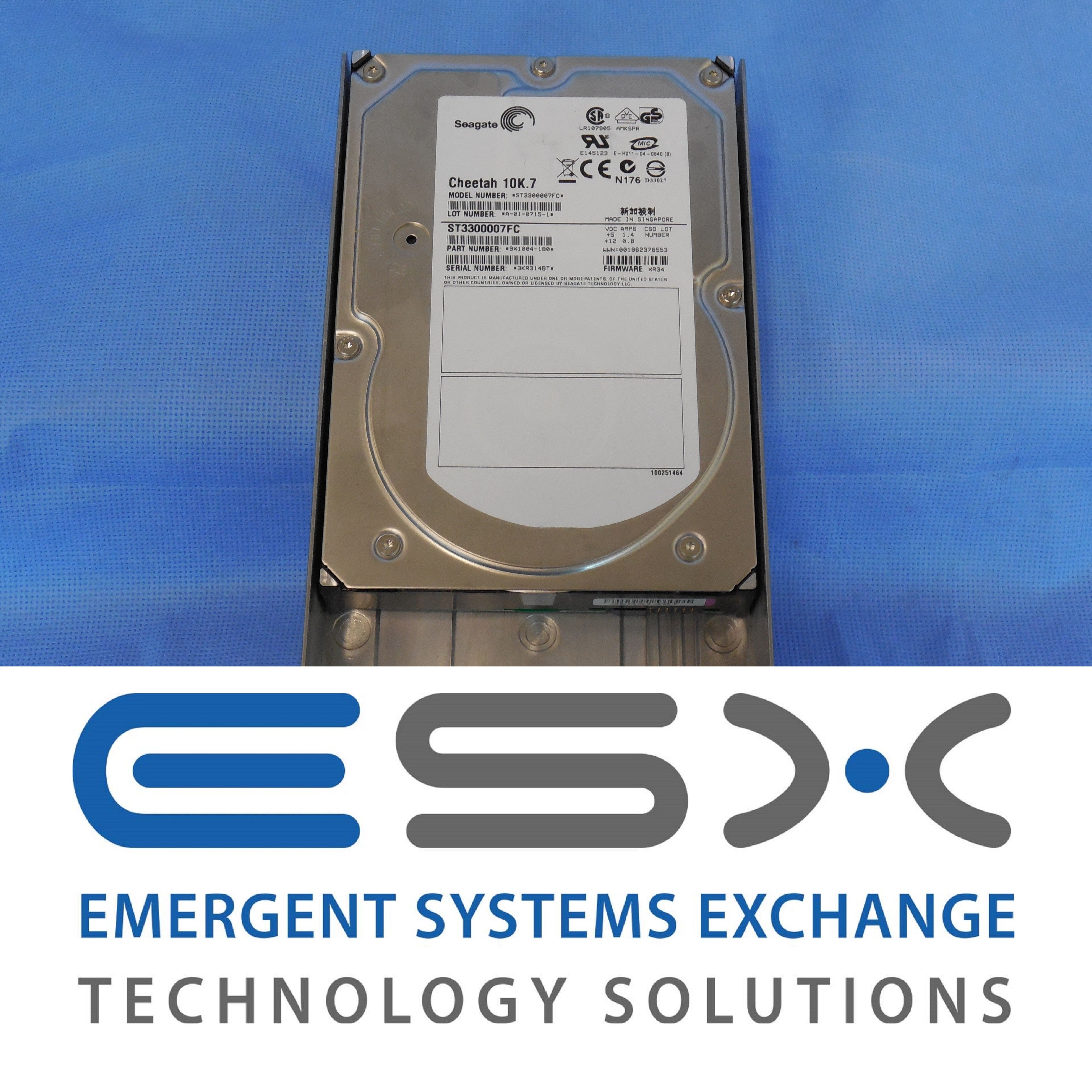 Xiotech 300GB 10K FC Hard Drive and Tray ( 800549-000 ) 800555-000