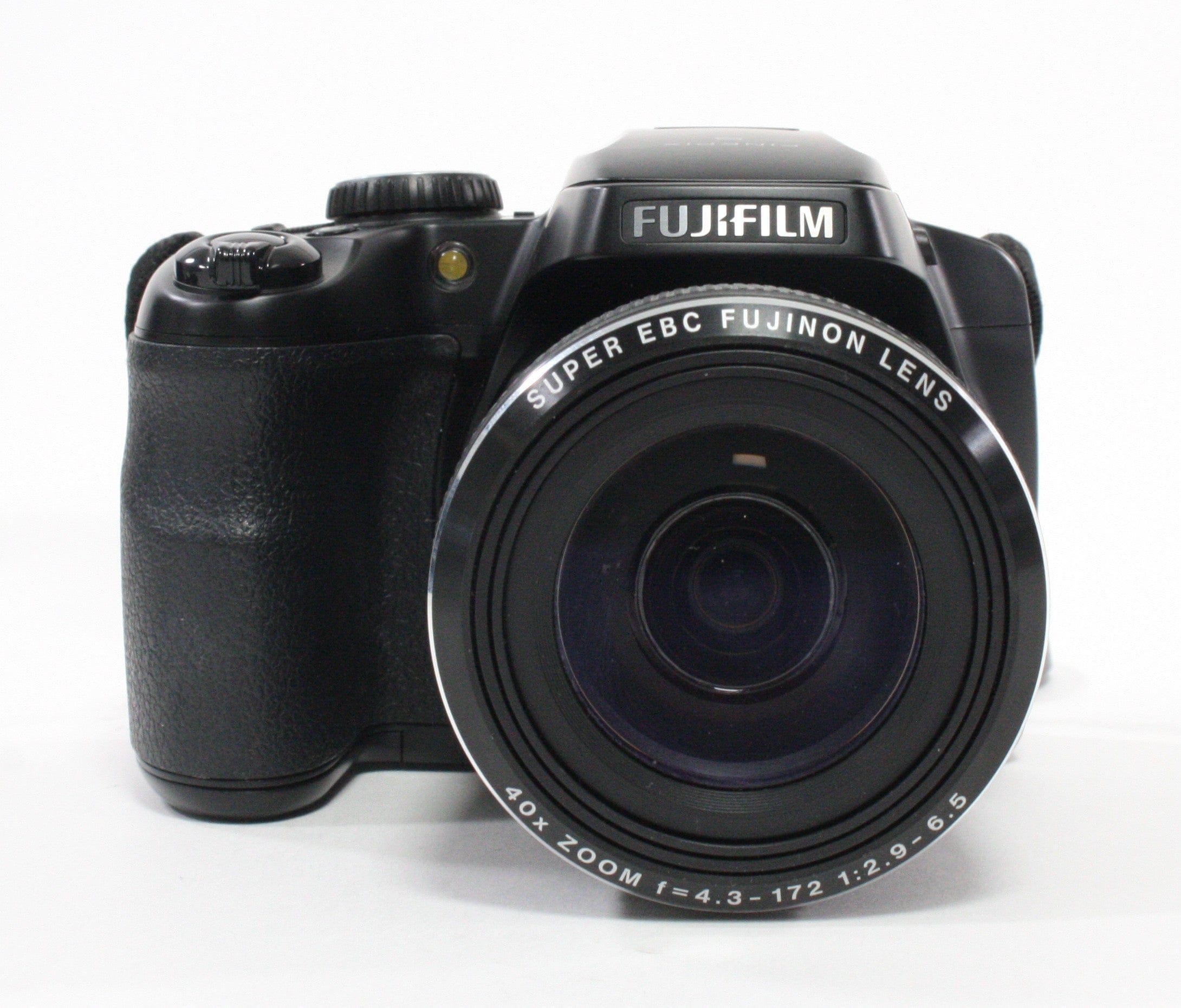Fujifilm FinePix S8200 Digital Camera (incl case)
