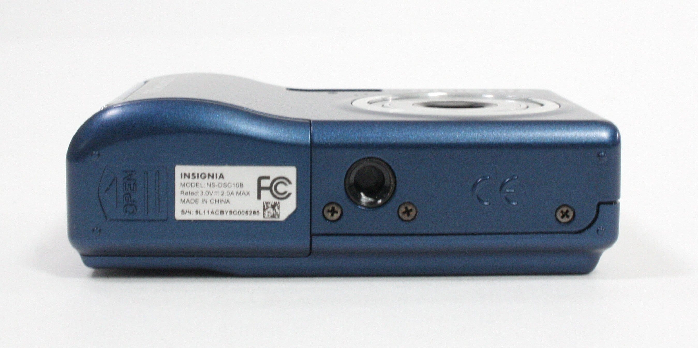 Insignia NS-DSC10B 3x Zoom 10.0mp Point and Shoot Digital Camera (Blue)