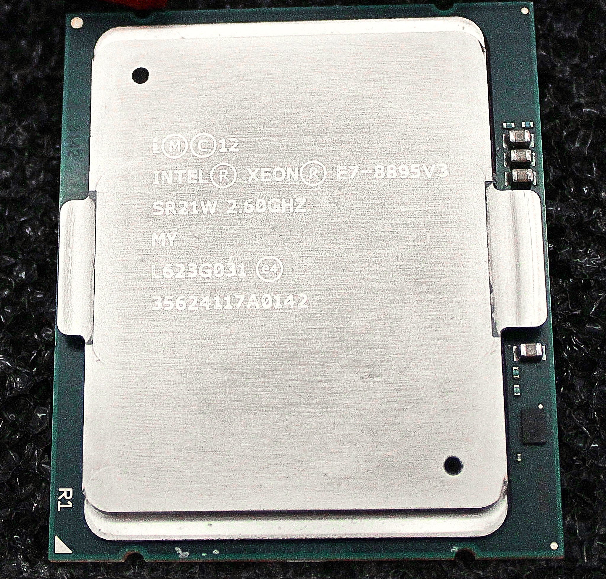 Intel SR21W 2.0GHZ/45MB/165W/ 18C PRC,E7-8895V3