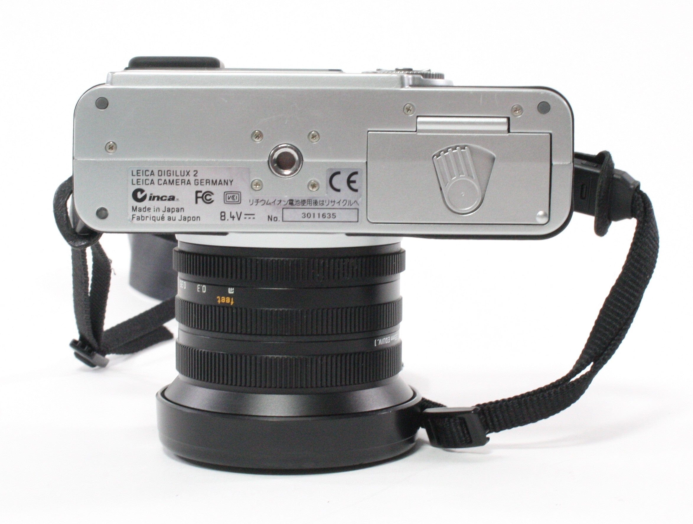 Leica Digilux 2 5mp with 28-90mm f/2.0-2.4 Fixed Lens