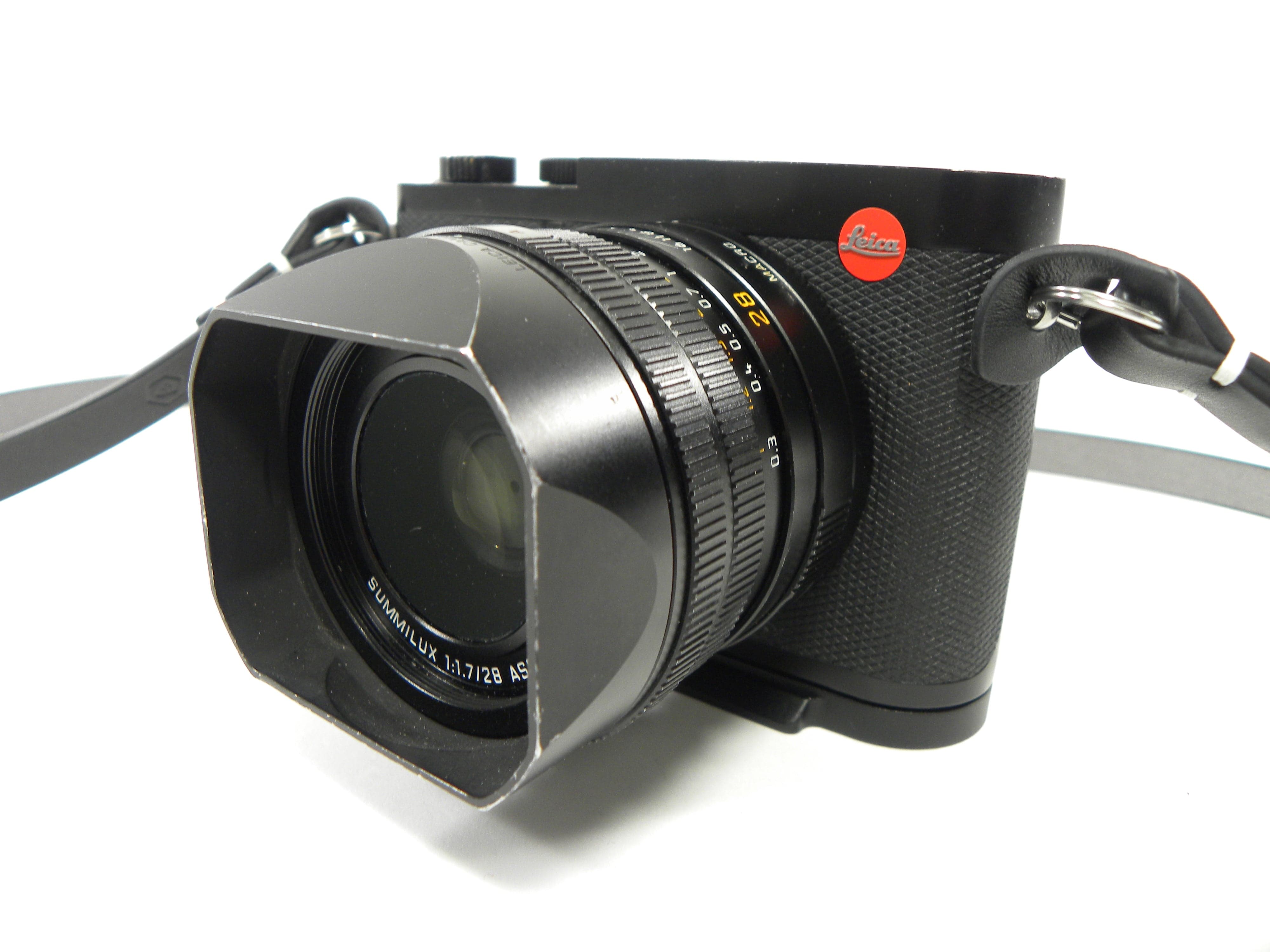 Leica Q2 Type No. 4889 w/Summilux 28mm f1.7