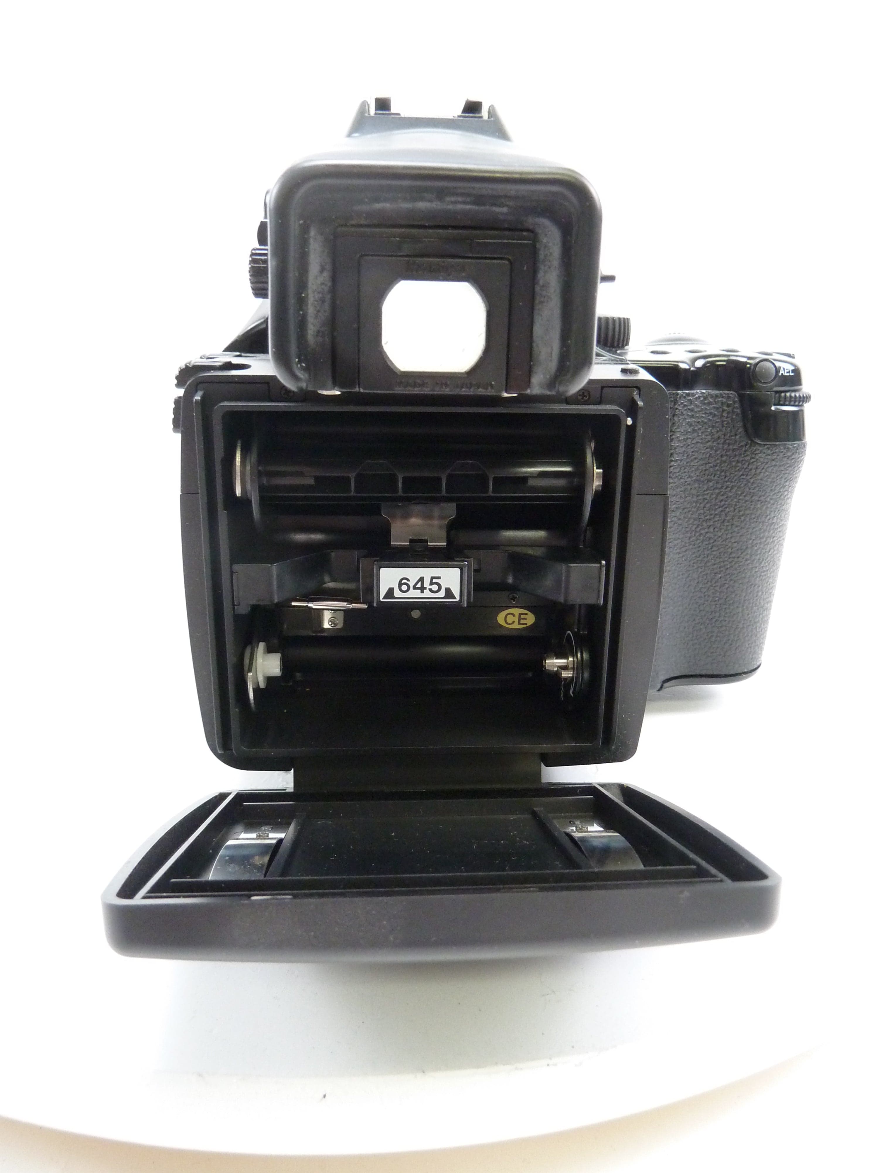 Mamiya 645 AFD II Outfit with 80MM f2.8 lens and 120/220 Film Back