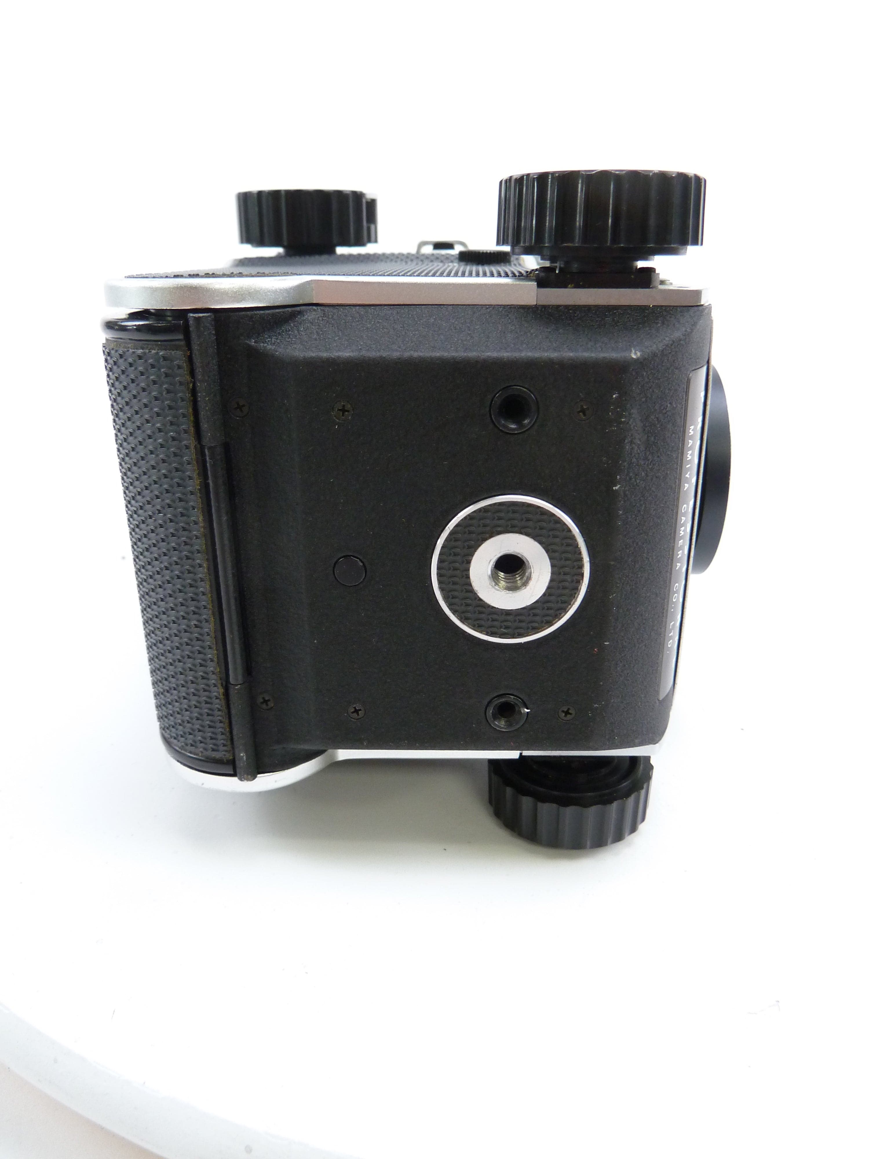 Mamiya C220 Camera Outfit with 80MM F2.8 Blue Dot Lens