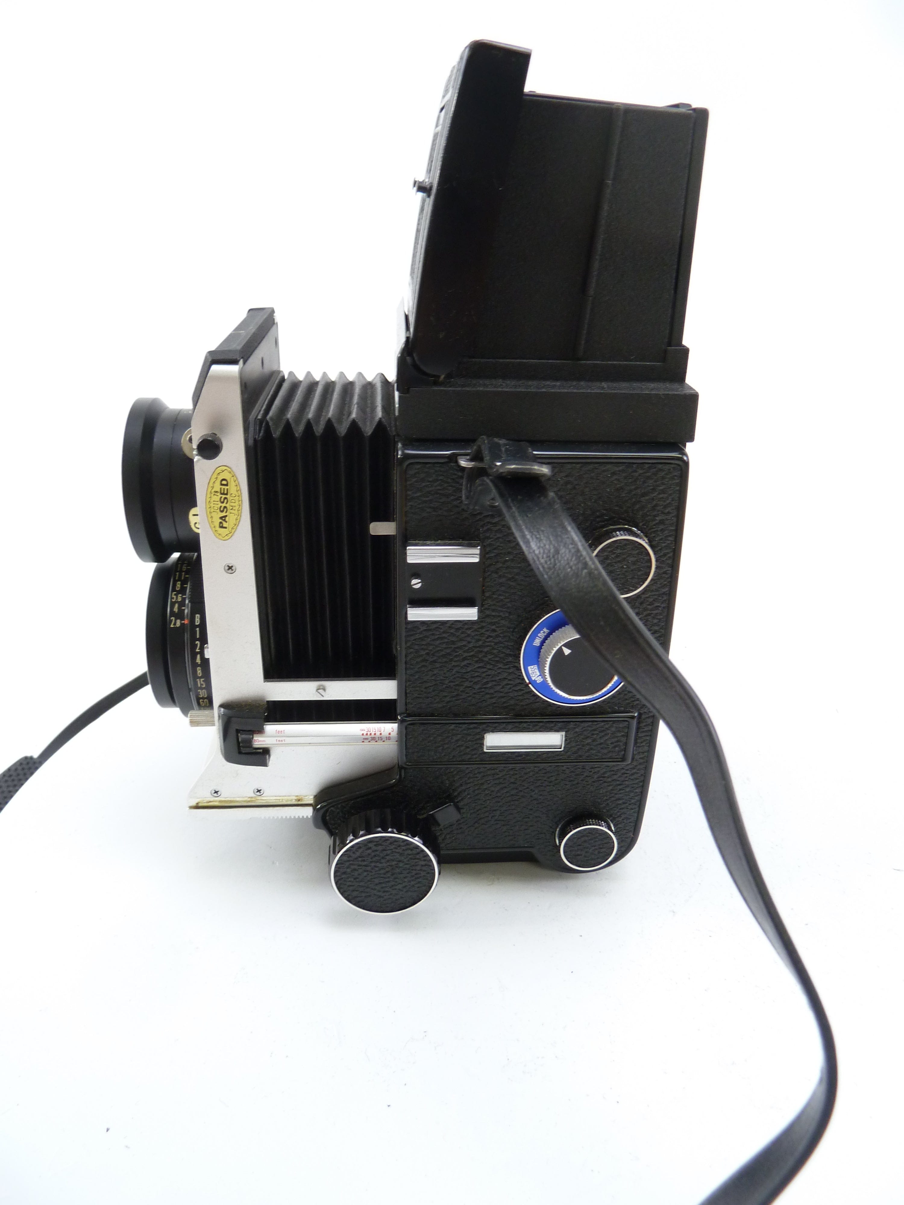 Mamiya C330F Camera Outfit with 80MM F2.8 Blue Dot Lens