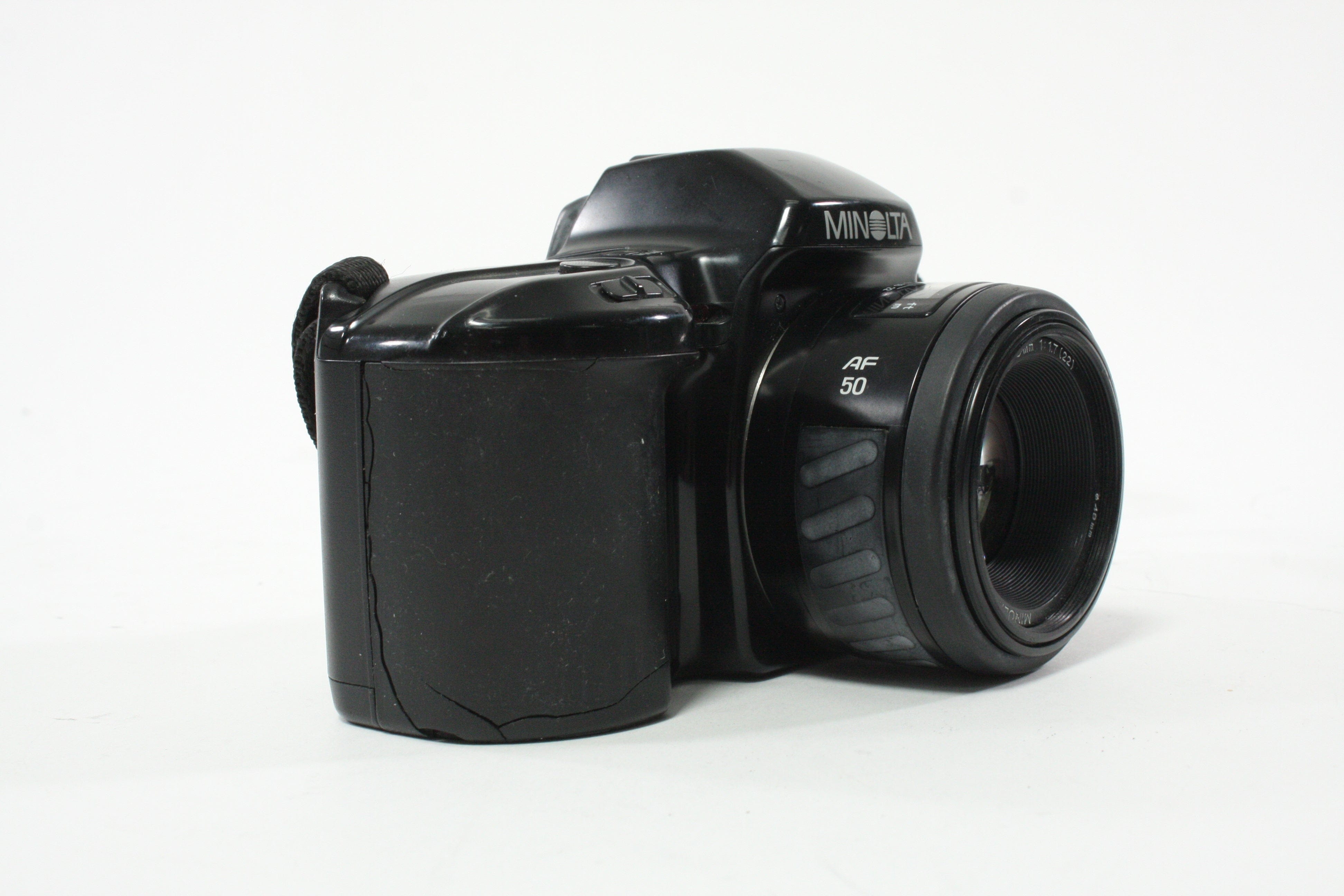 Minolta Maxxum 2xi 35mm SLR Camera with 50mm f/1.7 AF Lens