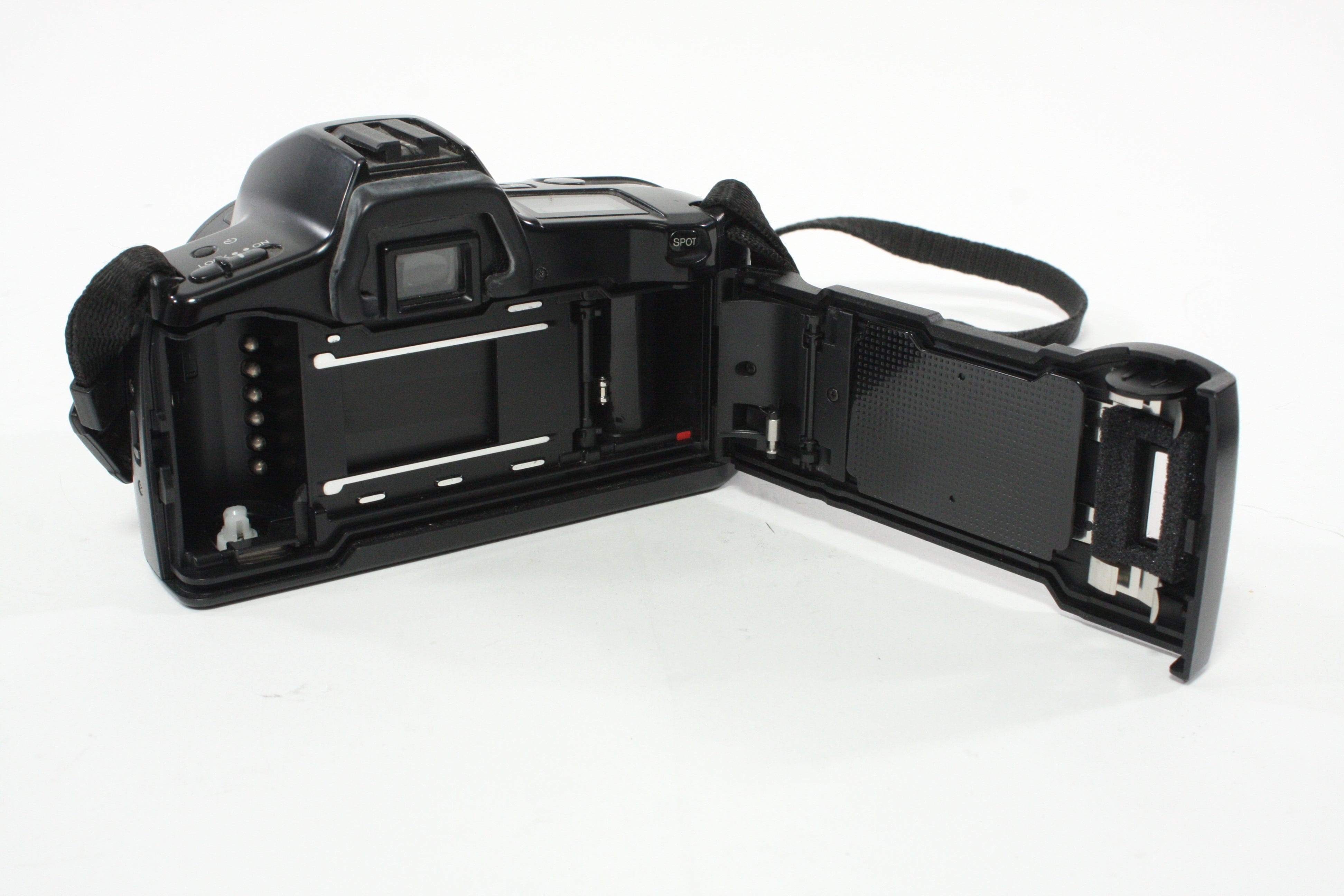 Minolta Maxxum 2xi 35mm SLR Camera with 50mm f/1.7 AF Lens