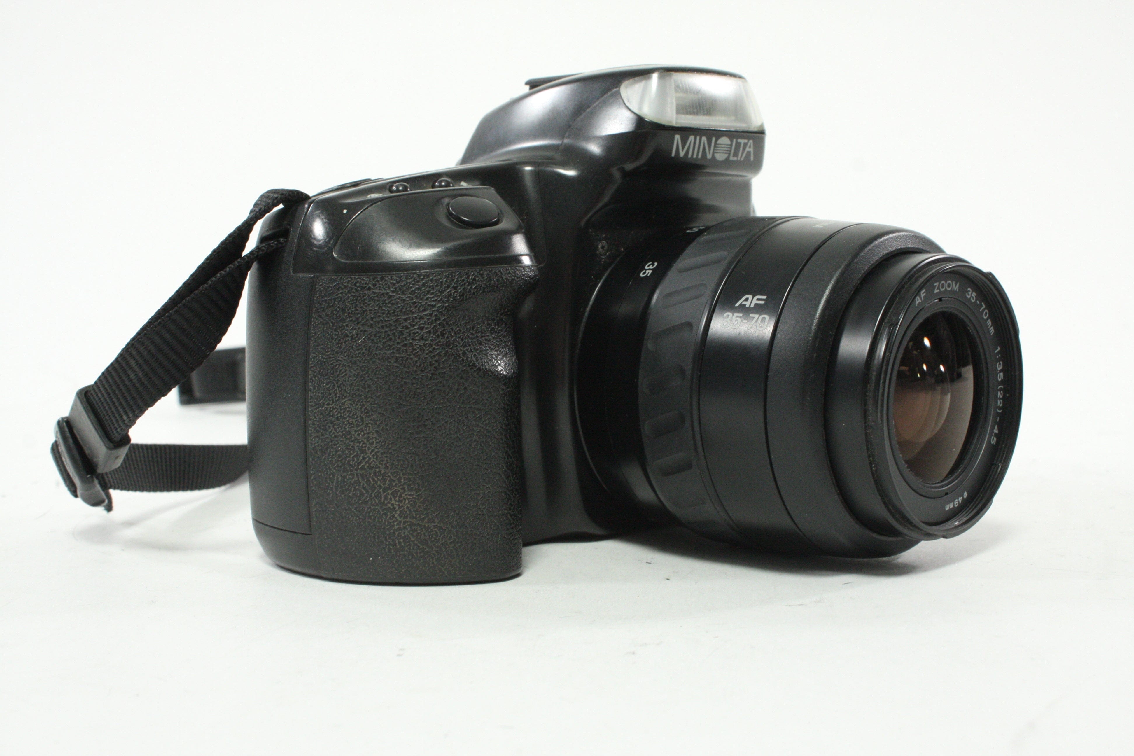 Minolta Maxxum 300si SLR Camera with 35-70mm f/3.5-4.5 Lens