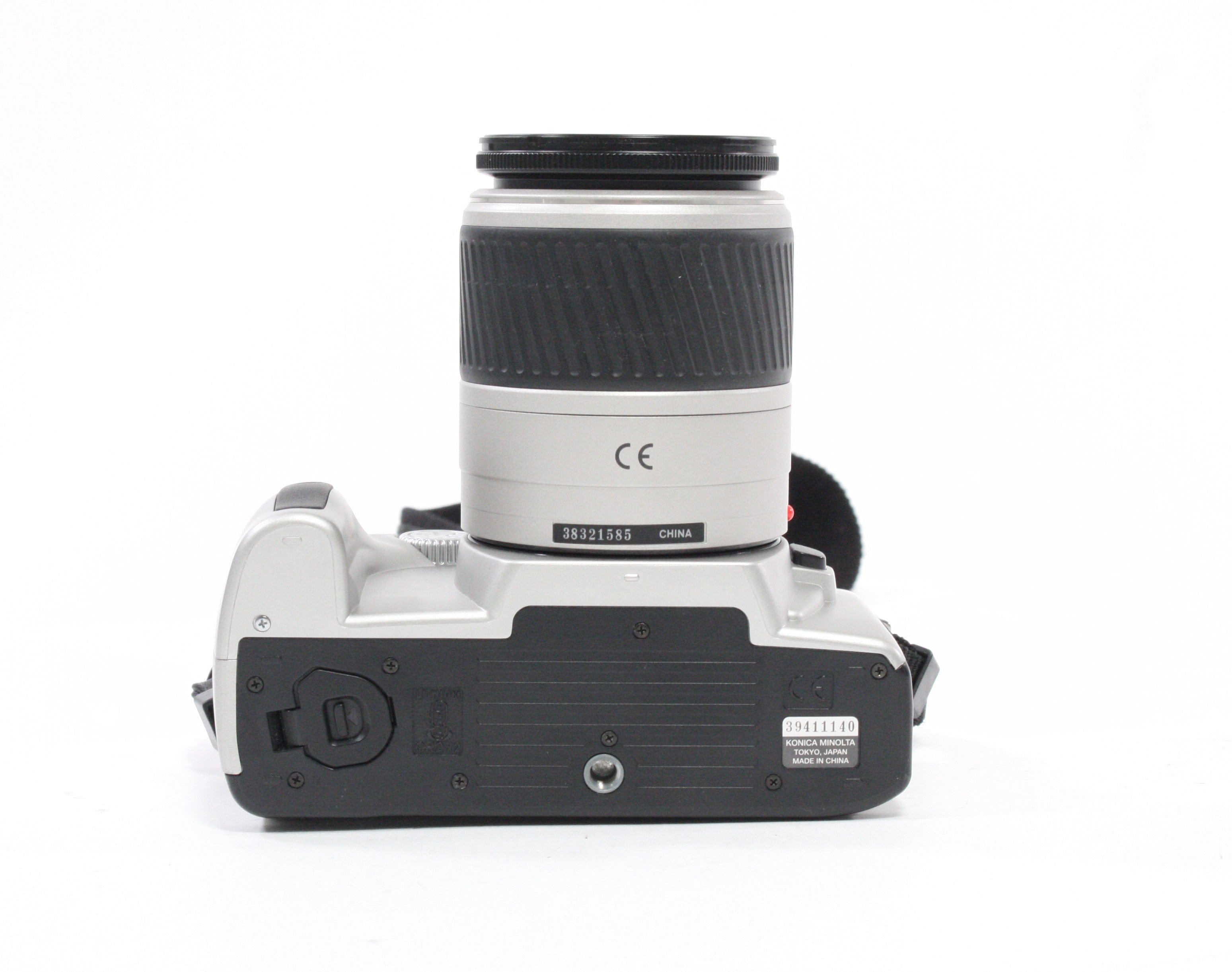 Minolta Maxxum 50 35mm Camera with 28-100mm f/3.5-5.6 Lens