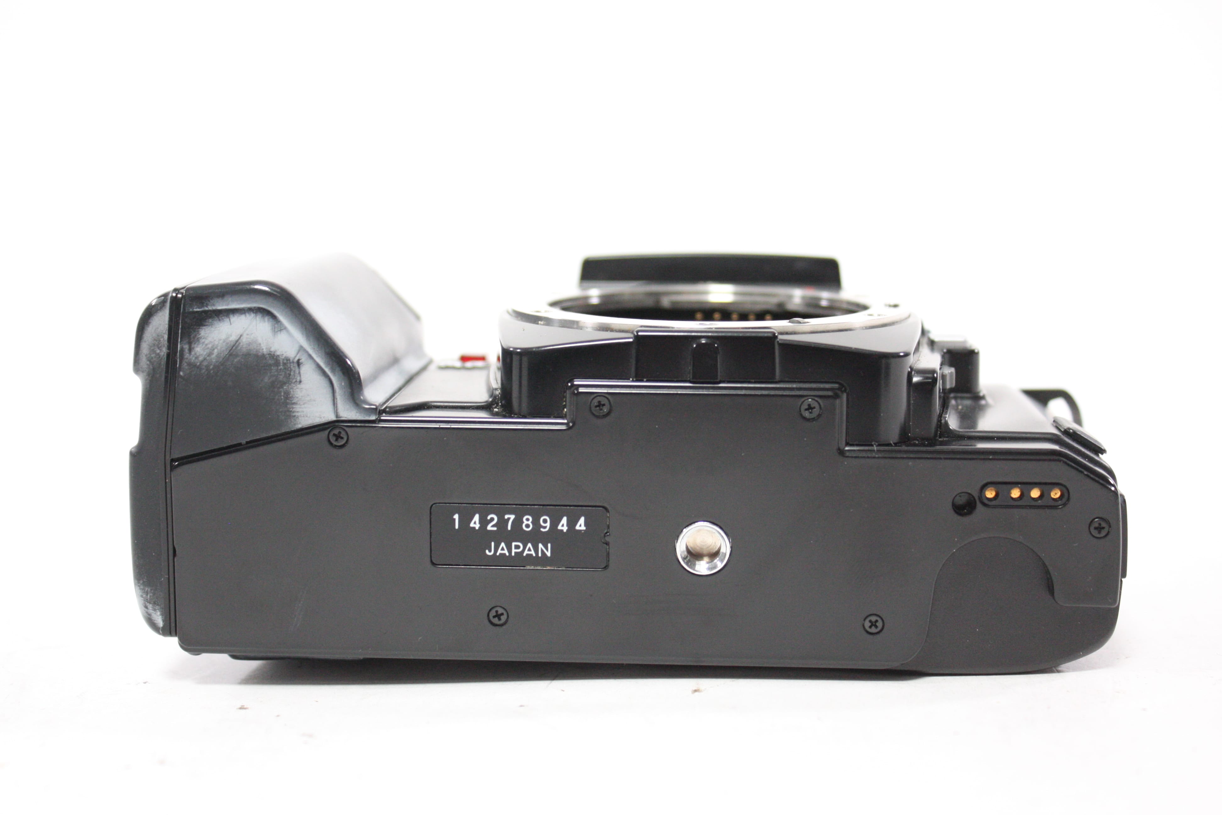 Minolta Maxxum 7000 AF 35mm SLR Camera with 28-85mm f/3.5-4.5 AF Zoom Lens