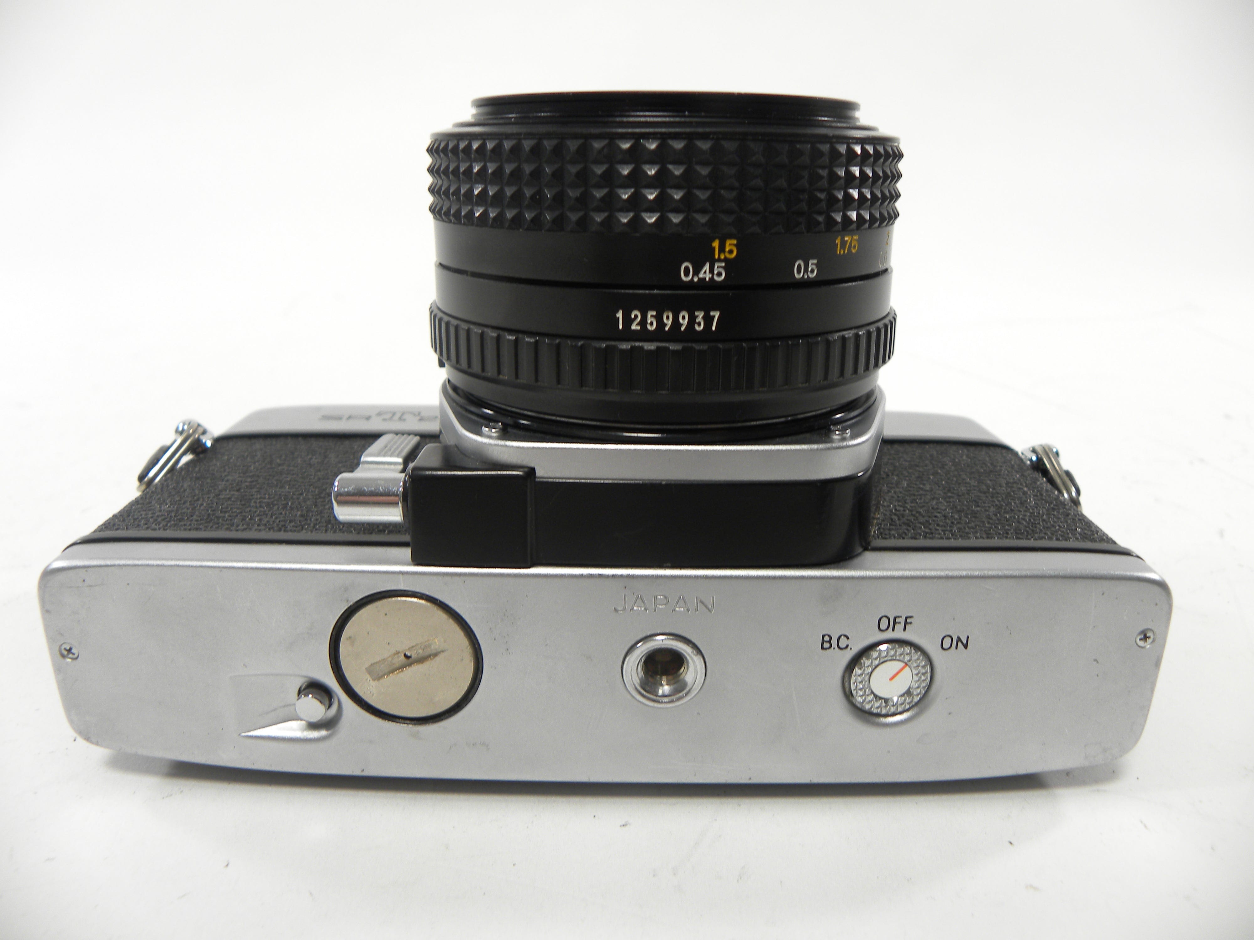 Minolta SRT 201 35mm SLR w/MD 50mm f2