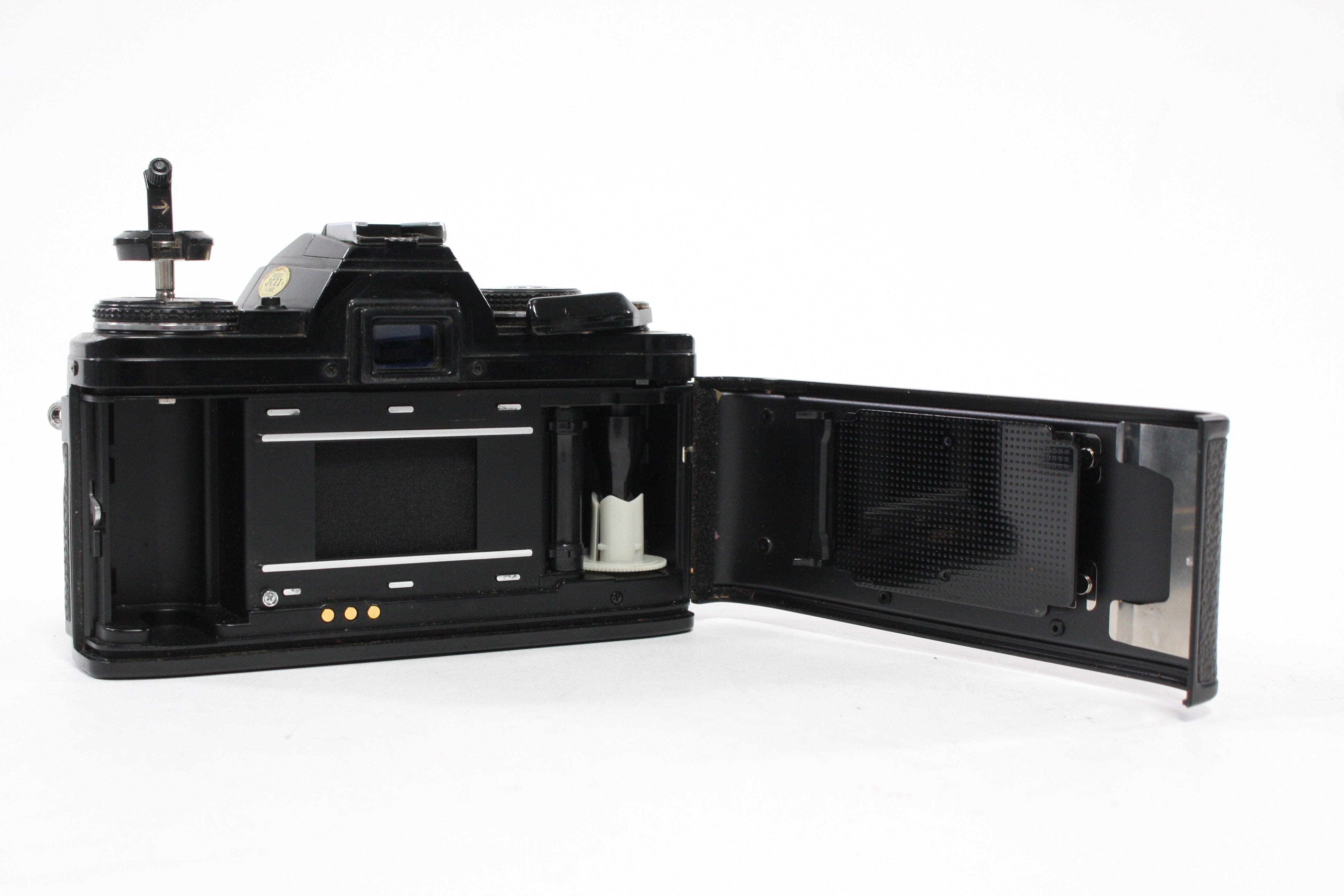 Minolta X-700 35mm SLR Camera with 50mm f/1.7 Lens